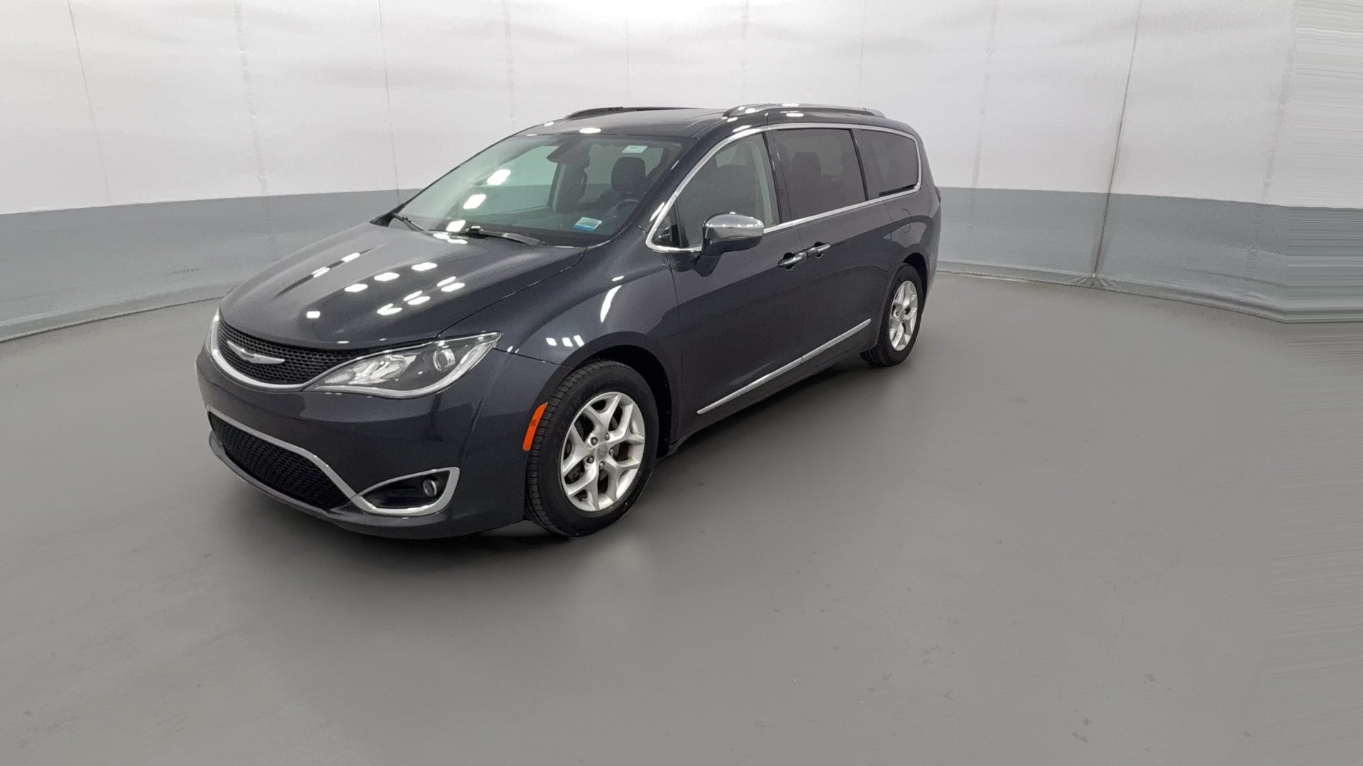 2020 Chrysler Pacifica vehicle photo