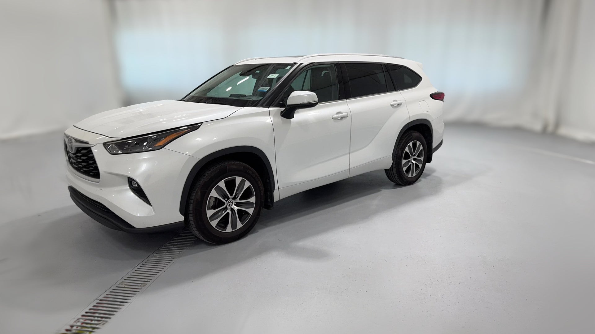 2022 Toyota Highlander vehicle photo
