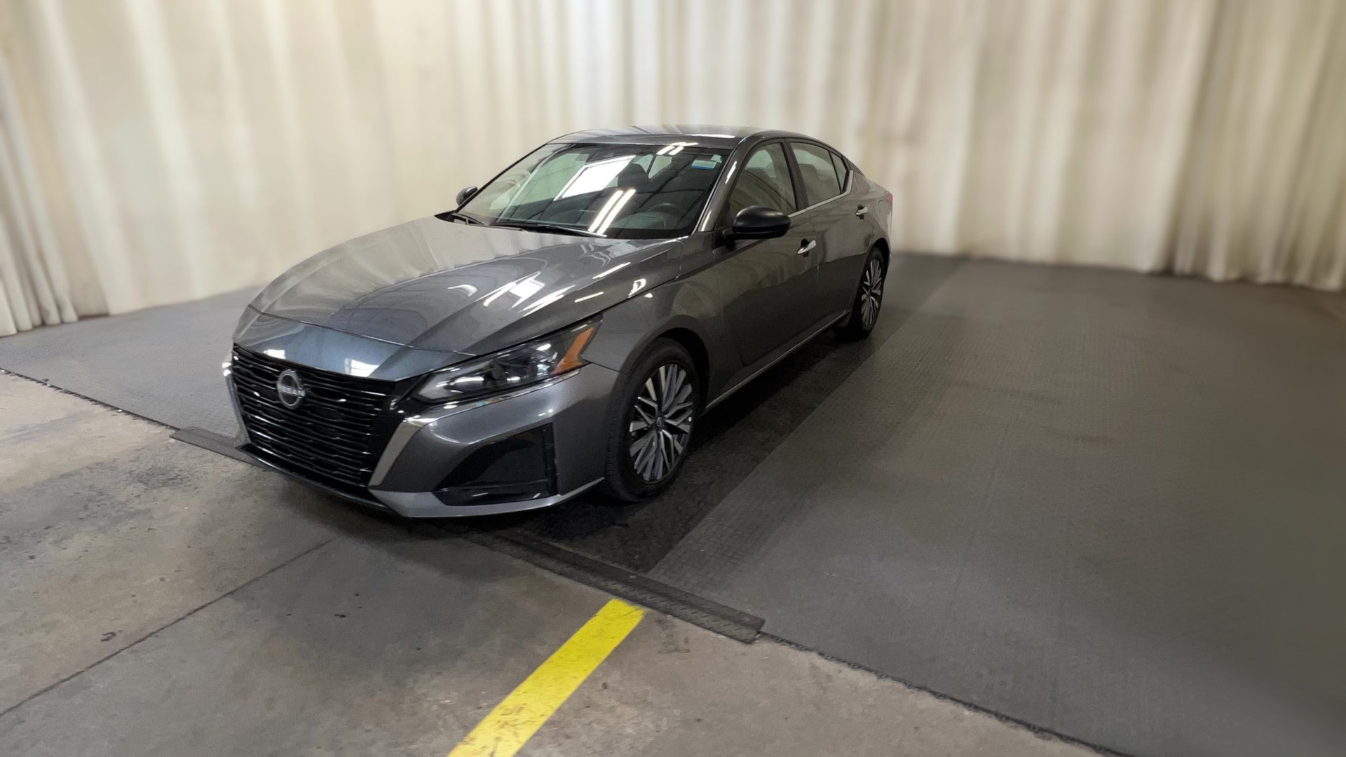 2025 Nissan Altima vehicle photo