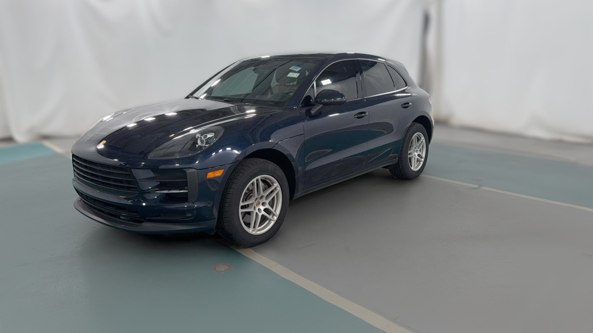2021 Porsche Macan vehicle photo