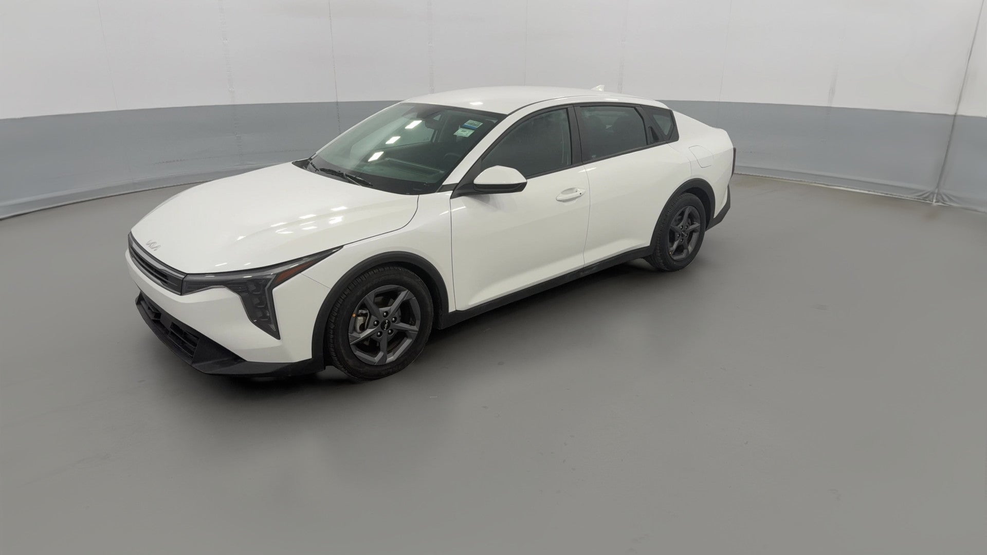 2025 Kia K4 vehicle photo