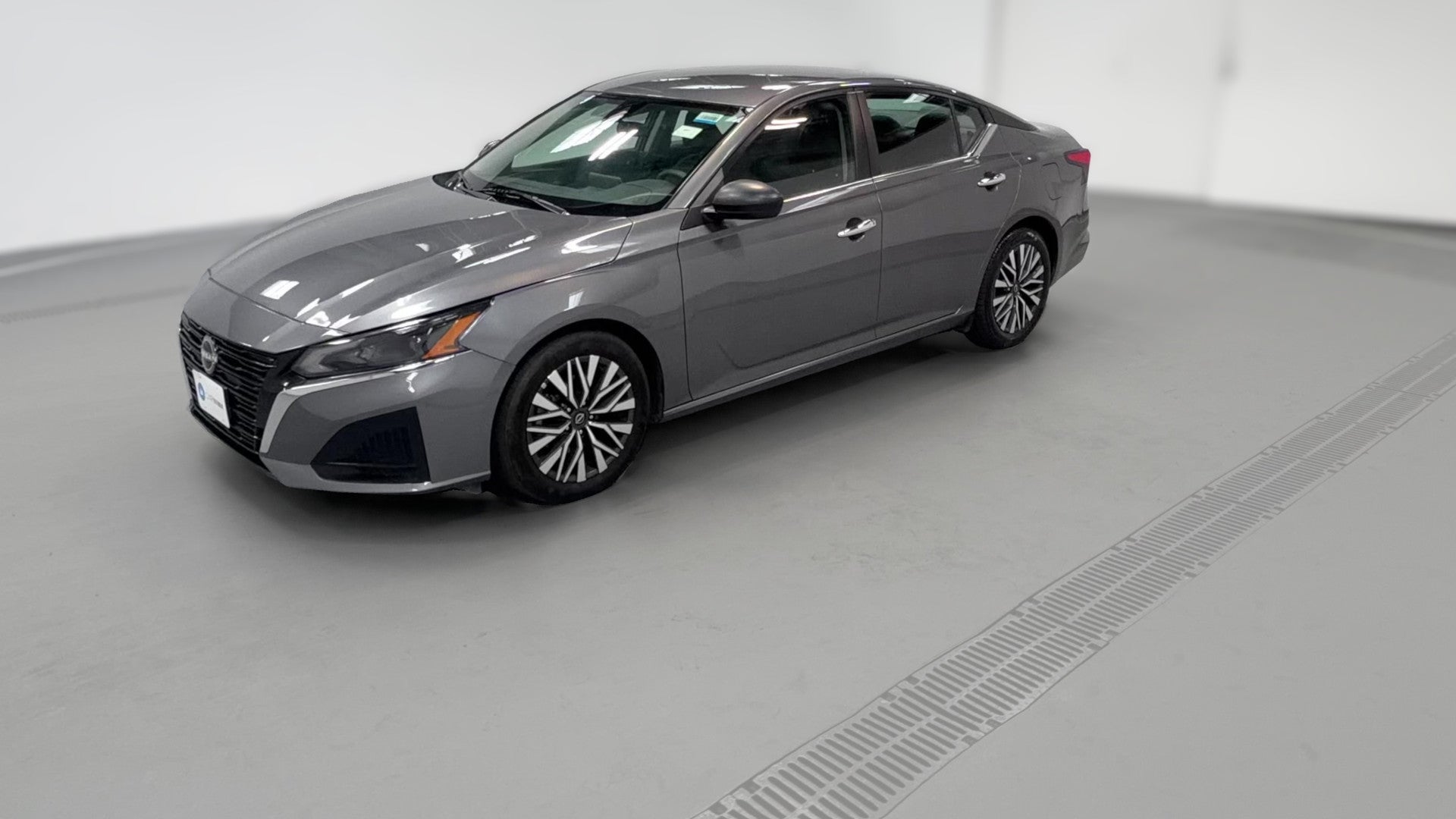2025 Nissan Altima vehicle photo