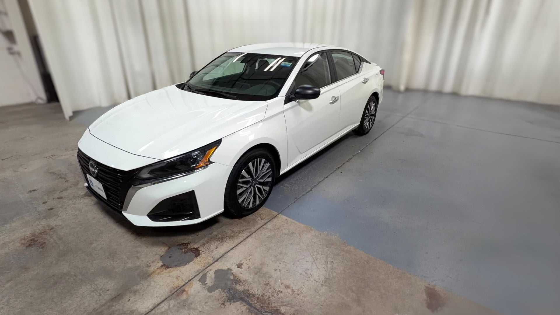 2025 Nissan Altima vehicle photo