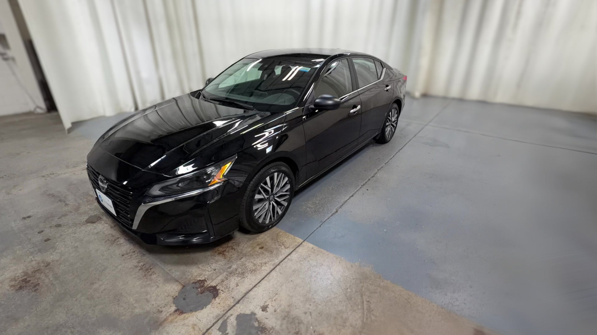 2025 Nissan Altima vehicle photo