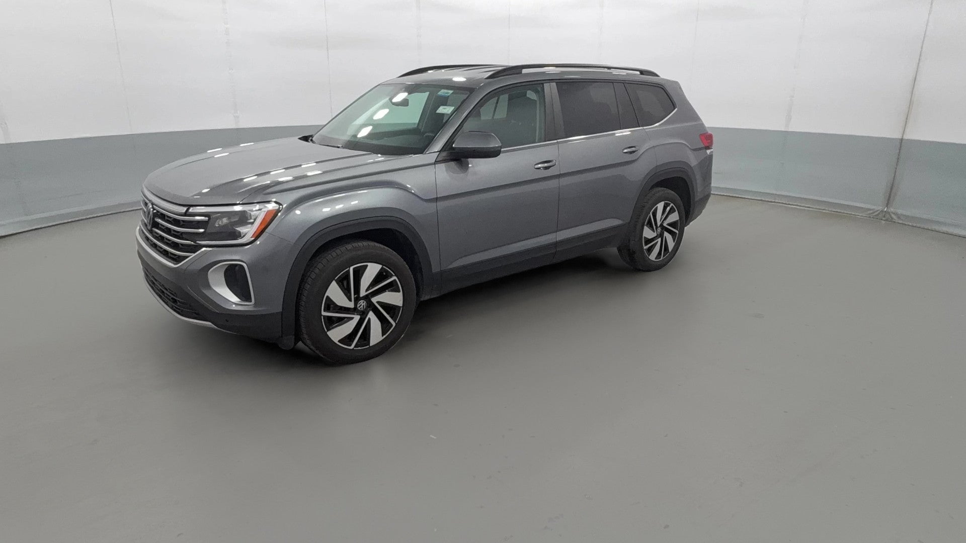2025 Volkswagen Atlas vehicle photo
