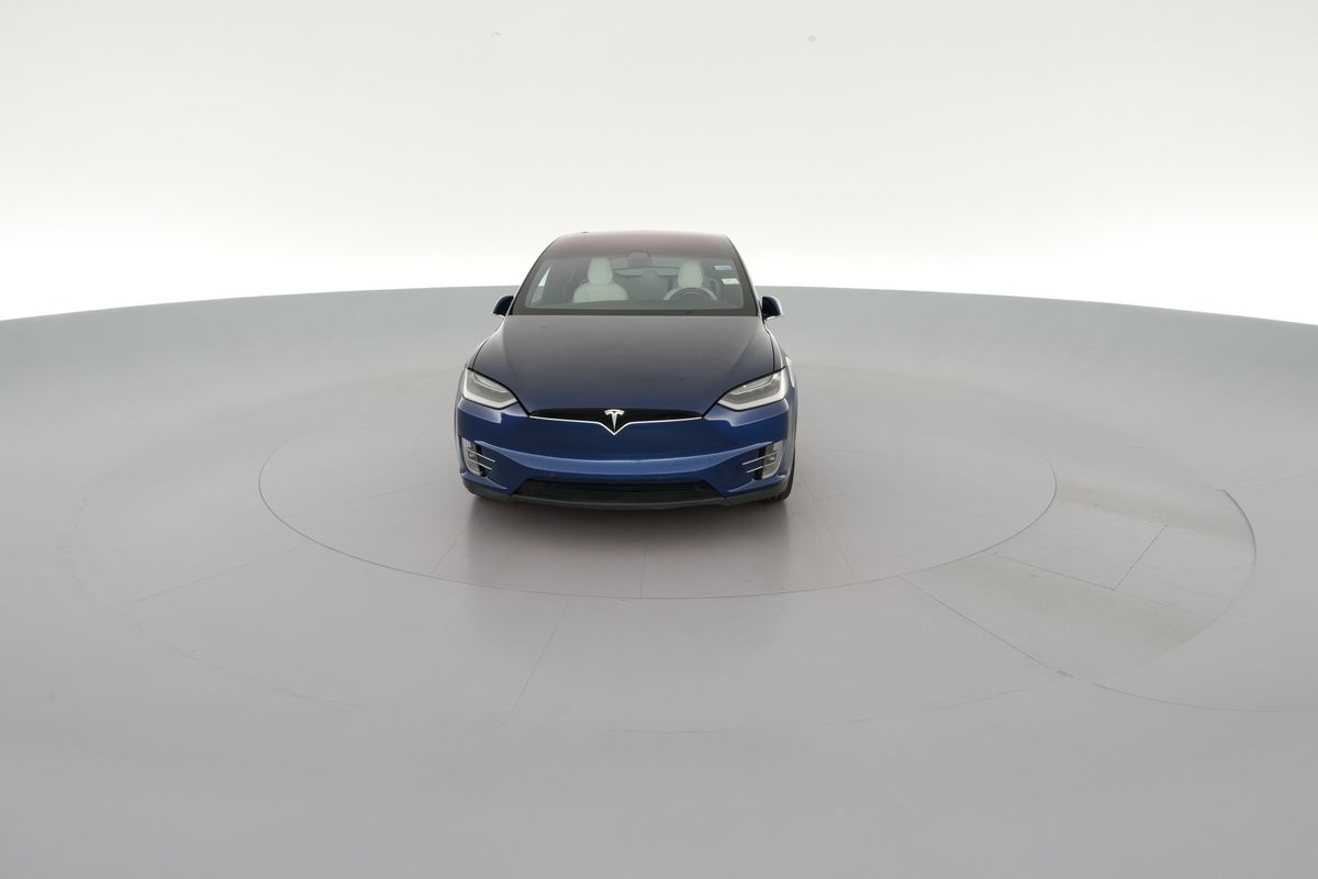 2017 Tesla Model X 75D in Deep Blue Metallic — 360° view 1