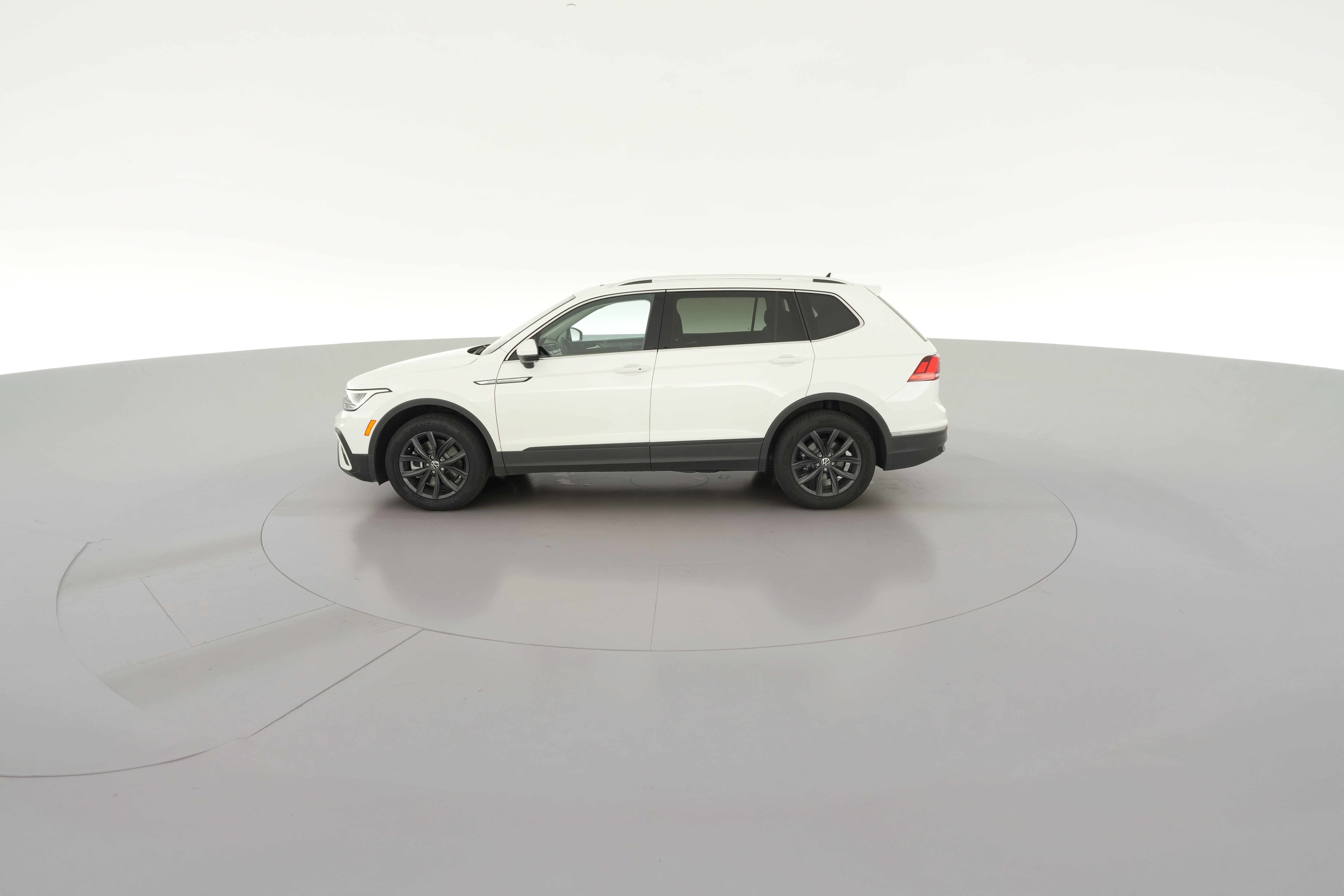 2024 Volkswagen Tiguan SE - Photo 24