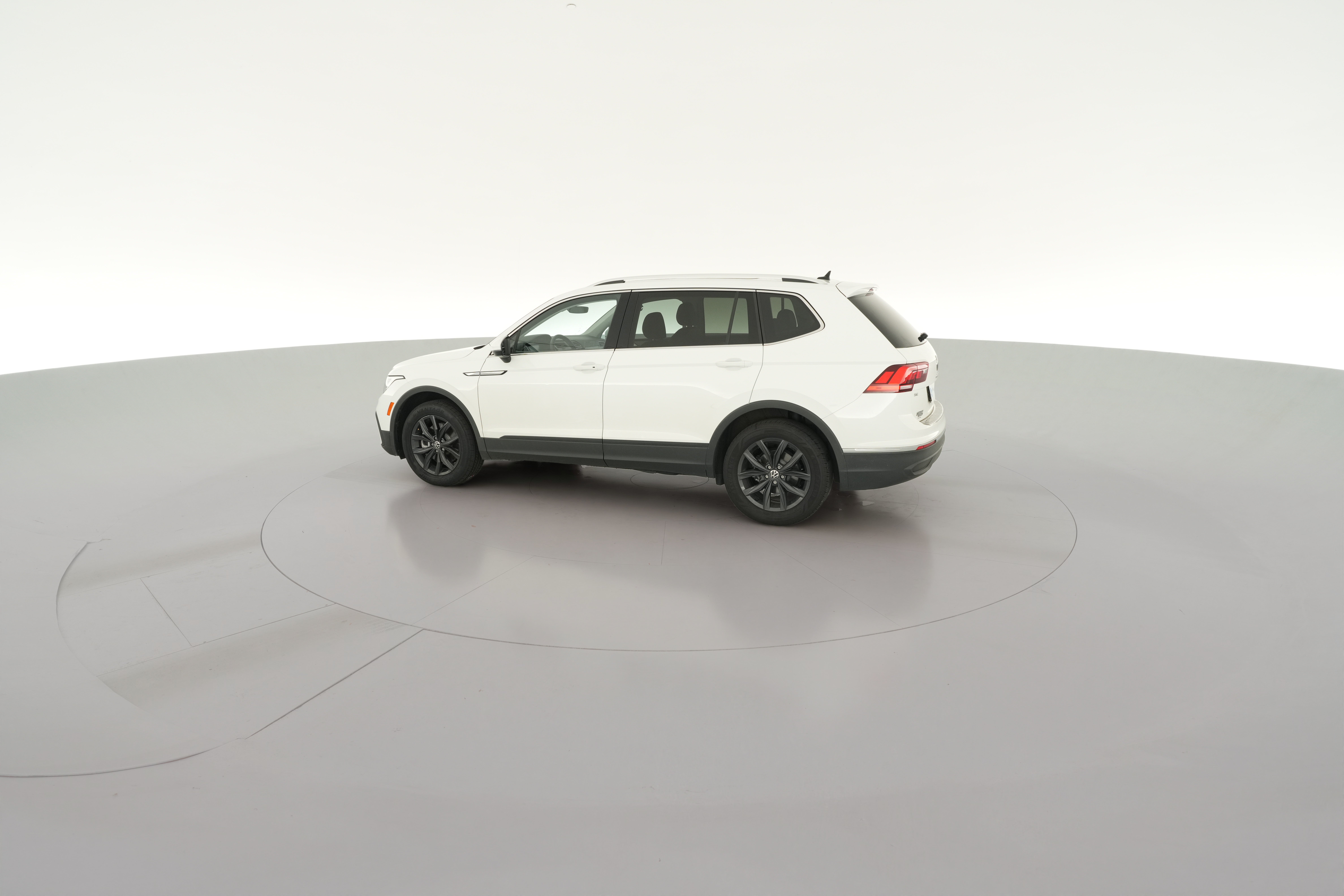 2024 Volkswagen Tiguan SE - Photo 25