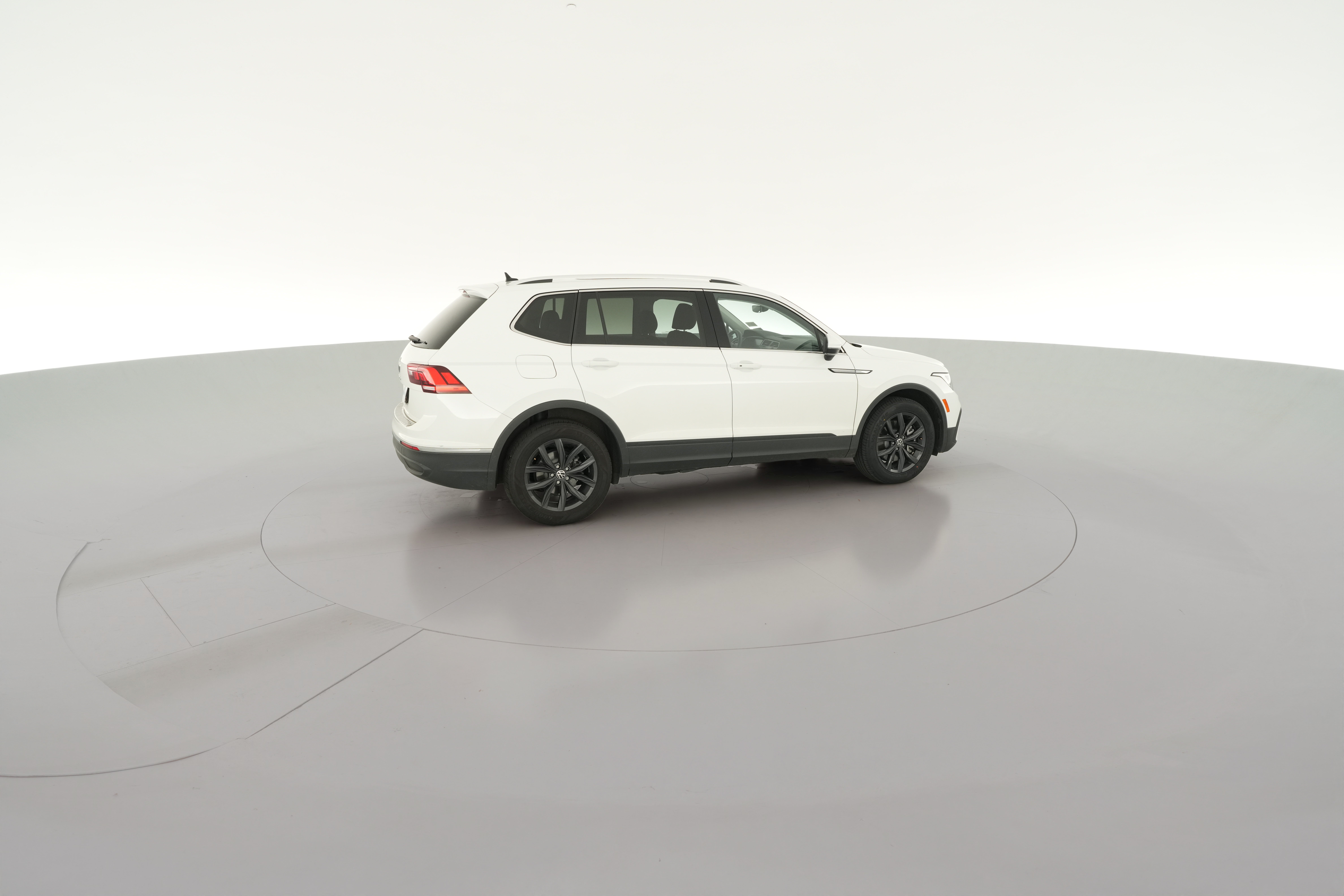 2024 Volkswagen Tiguan SE - Photo 31