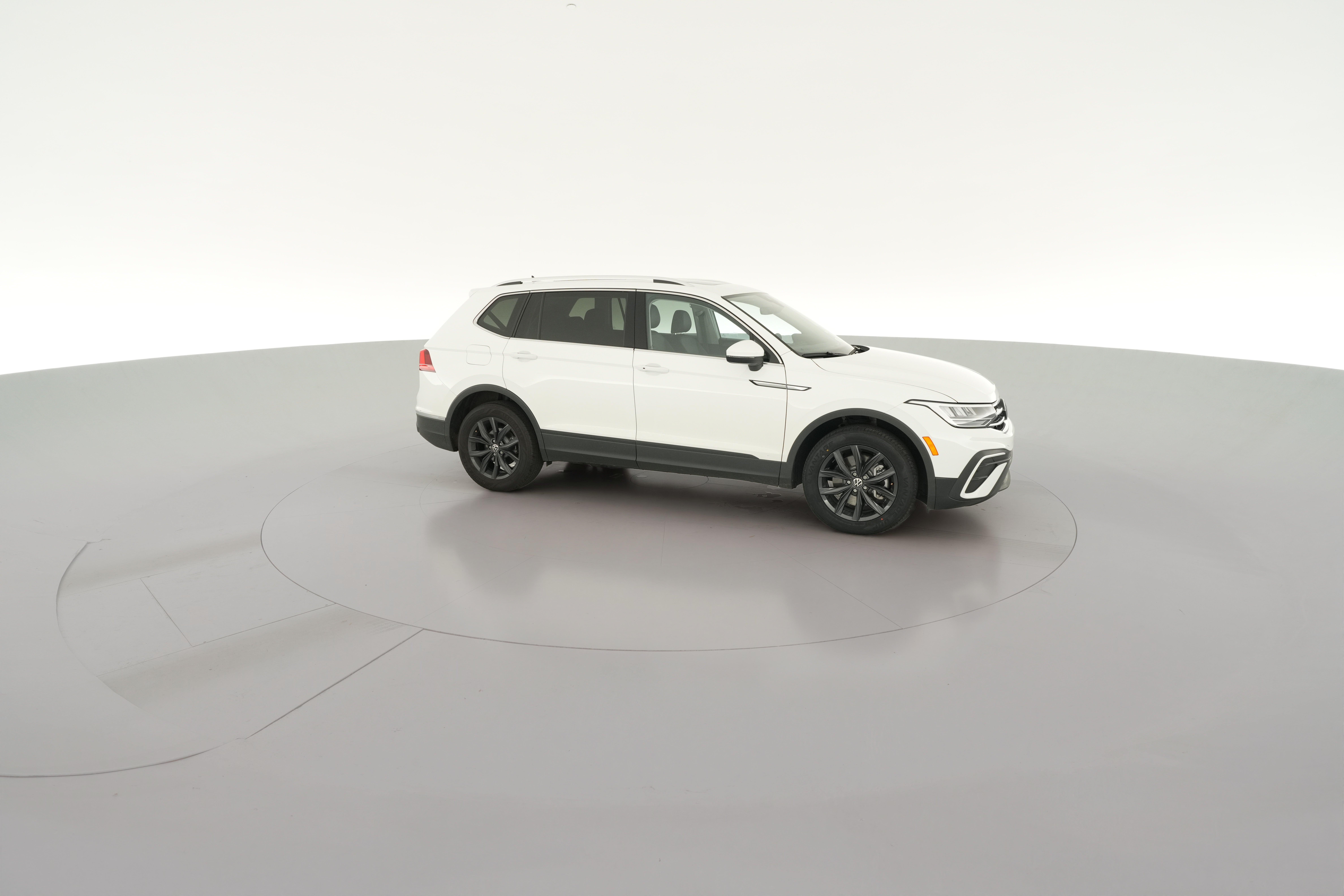 2024 Volkswagen Tiguan SE - Photo 33