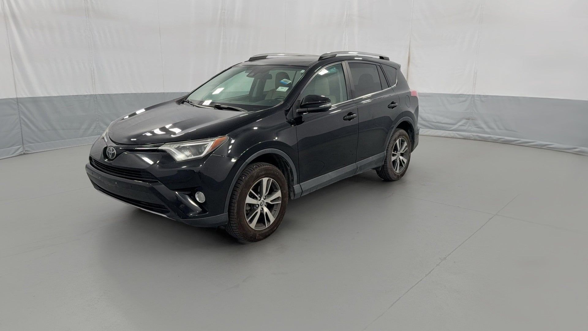 2017 Toyota RAV4 vehicle photo