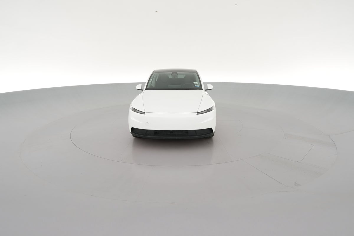 2026 Tesla Model Y Rear-Wheel Drive in Pearl White — 360° view 1