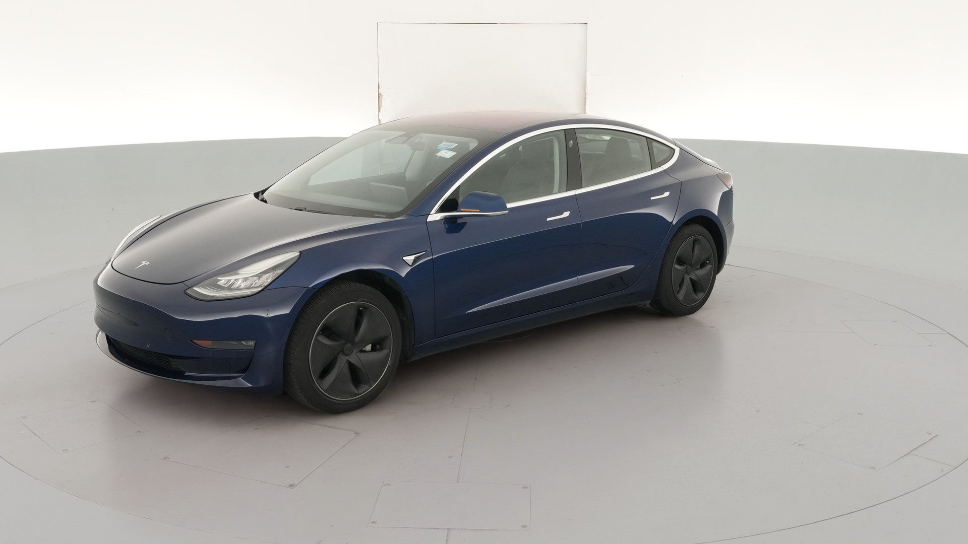 2018 Tesla Model 3 vehicle photo