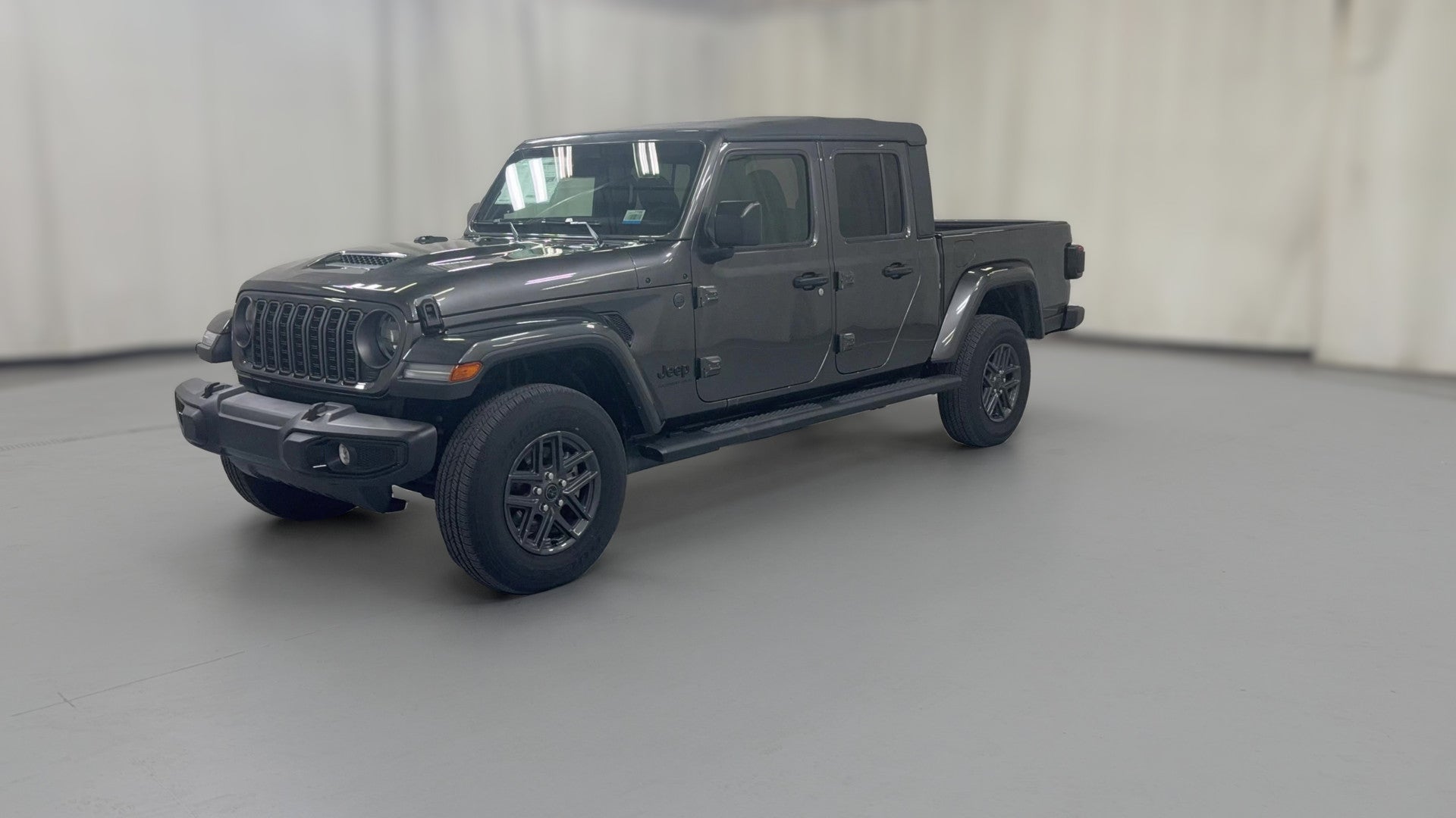 2026 Jeep Gladiator vehicle photo