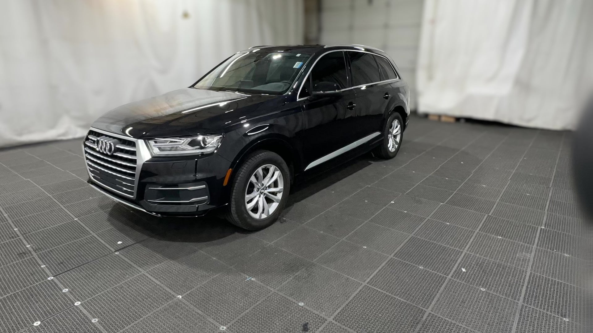 2019 Audi Q7 vehicle photo