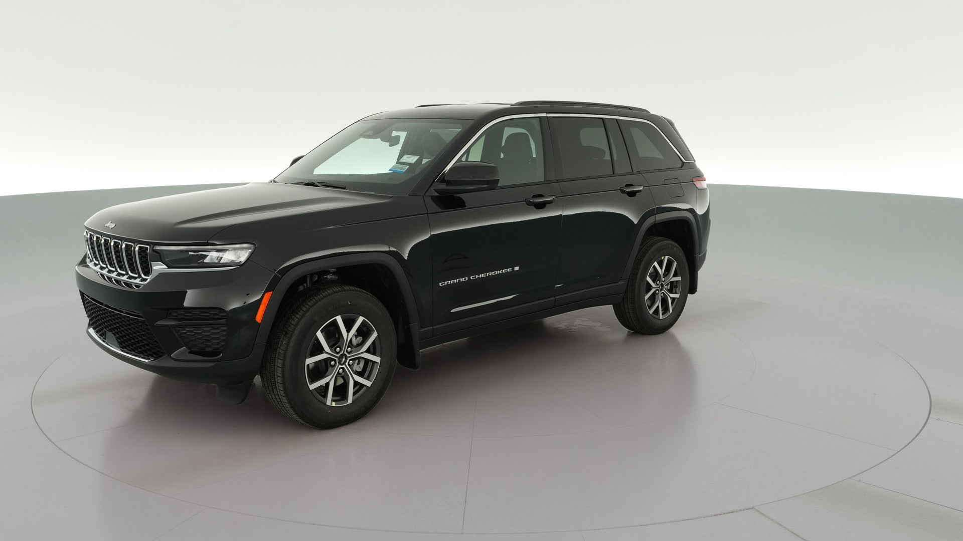 2027 Jeep Grand Cherokee vehicle photo