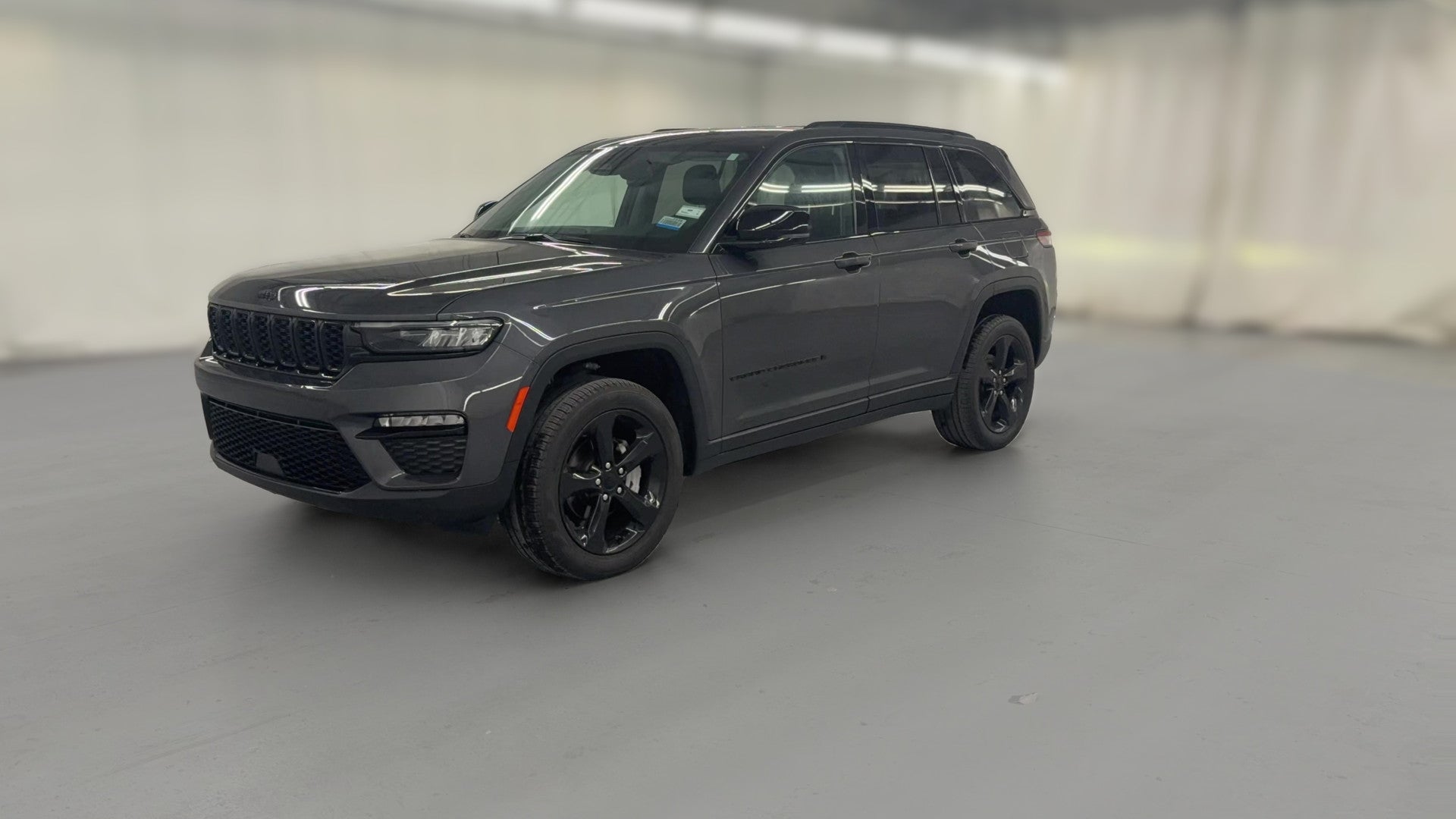 2023 Jeep Grand Cherokee vehicle photo