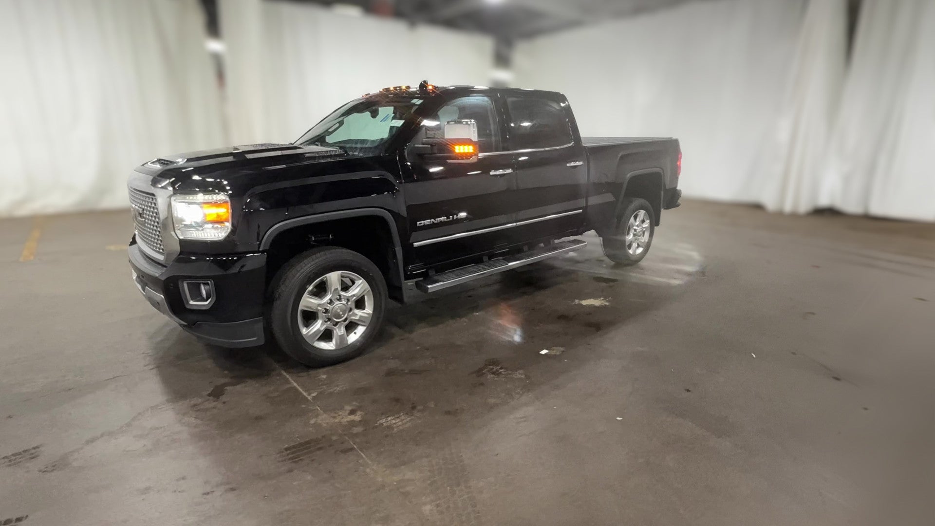 2017 GMC Sierra 2500 HD Crew Cab vehicle photo