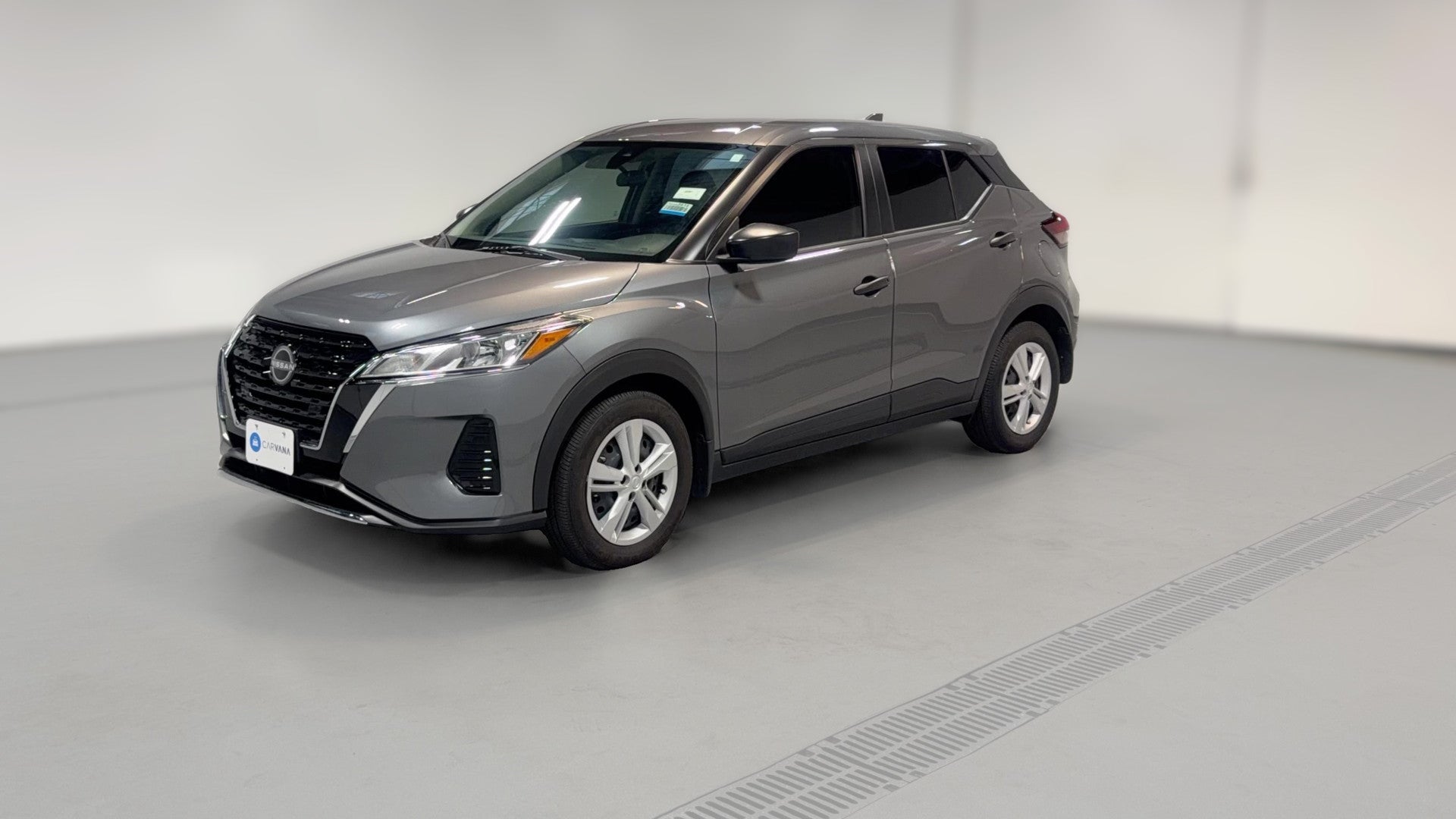 2025 Nissan Kicks Play vehicle photo