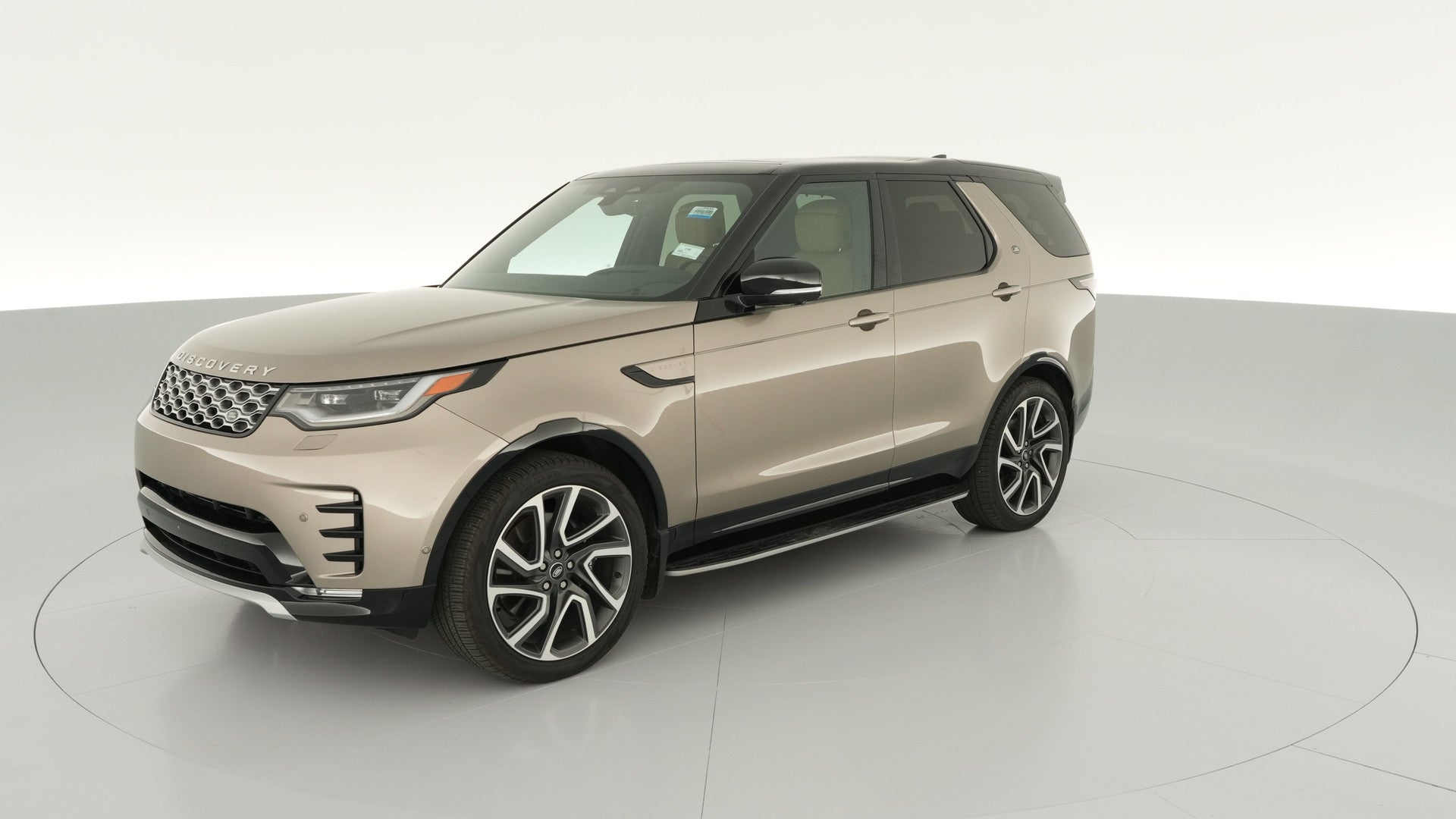 2024 Land Rover Discovery vehicle photo