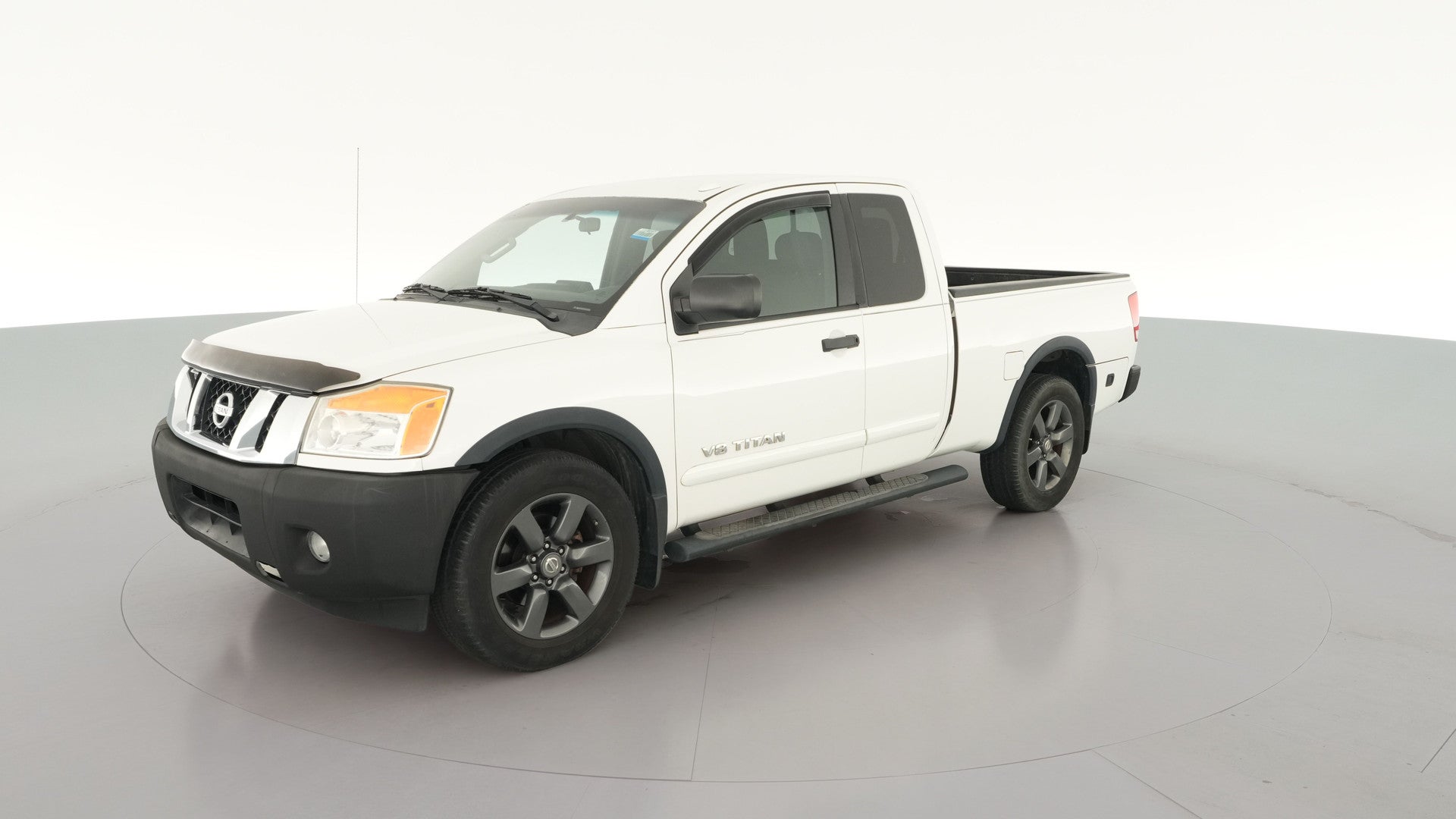 2015 Nissan Titan King Cab vehicle photo