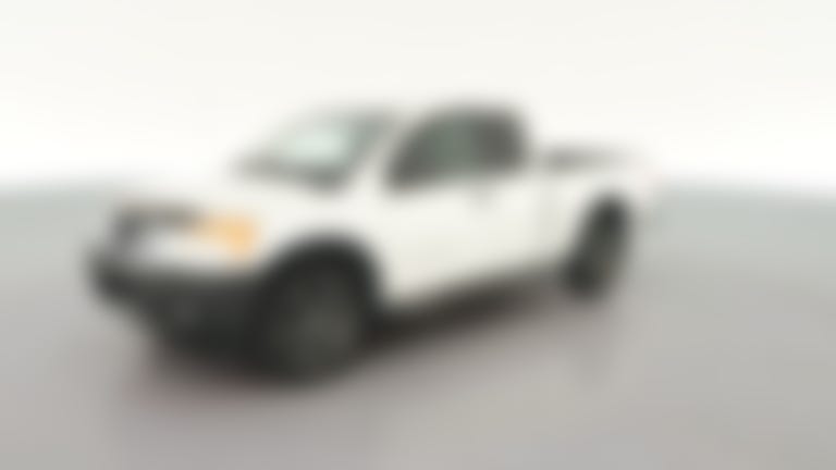 2015 Nissan Titan King Cab vehicle photo