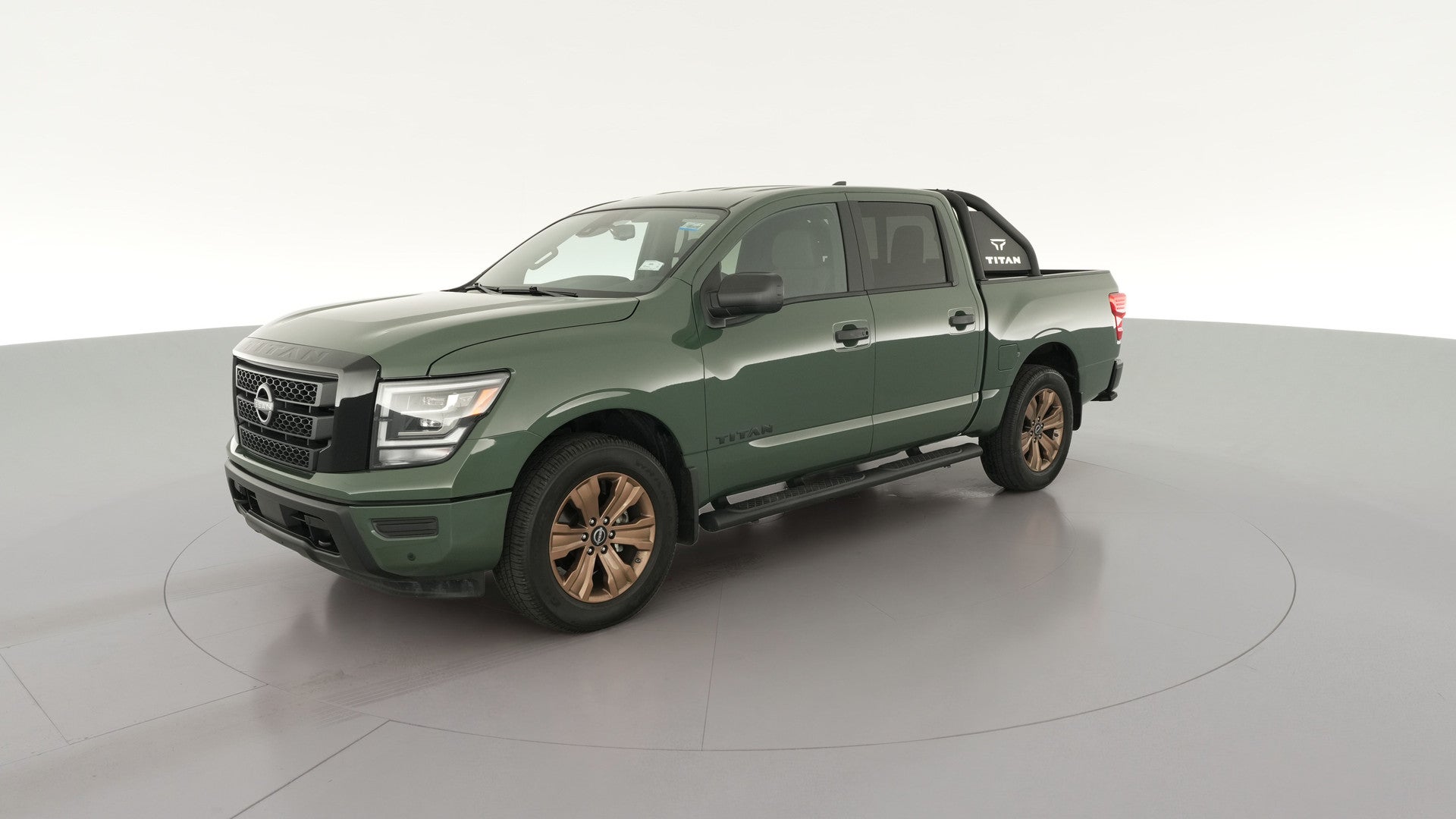 2024 Nissan Titan Crew Cab vehicle photo