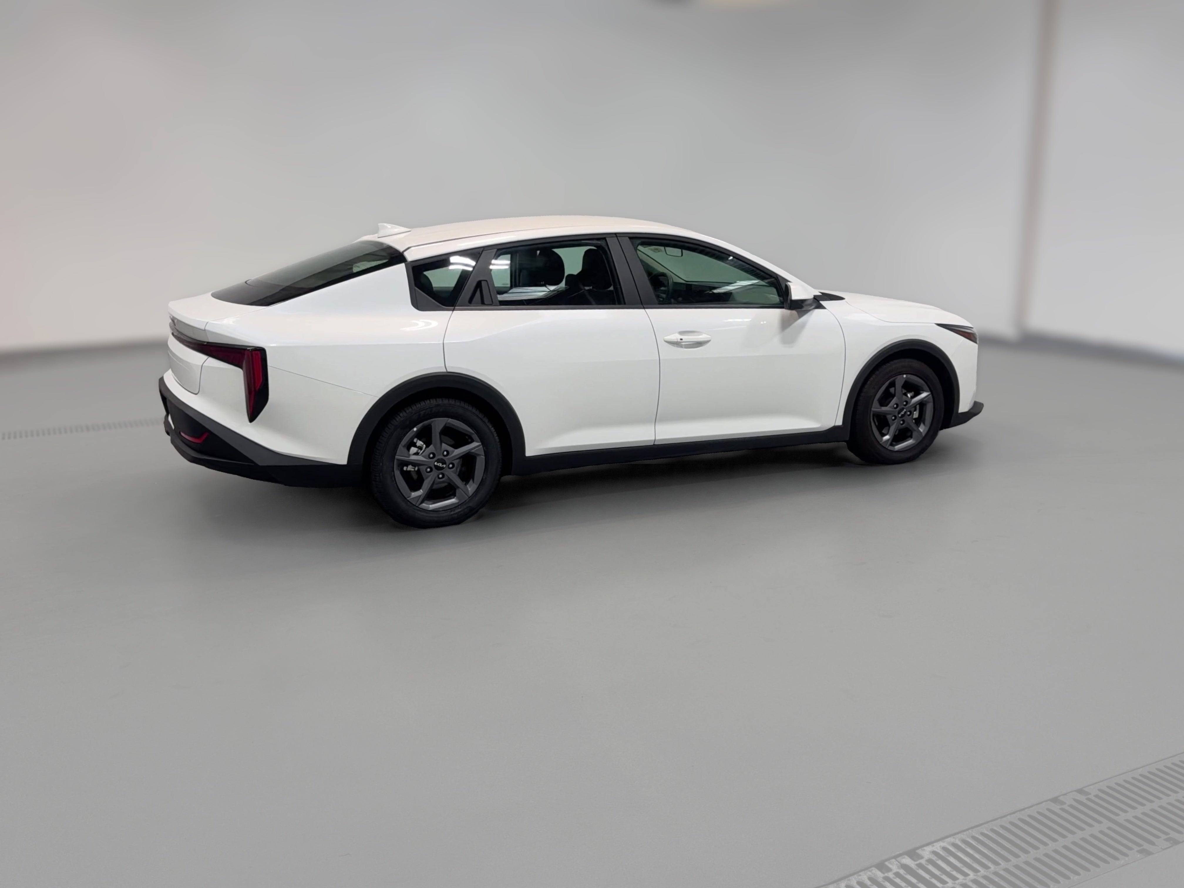 2025 Kia K4 LXS - Photo 34