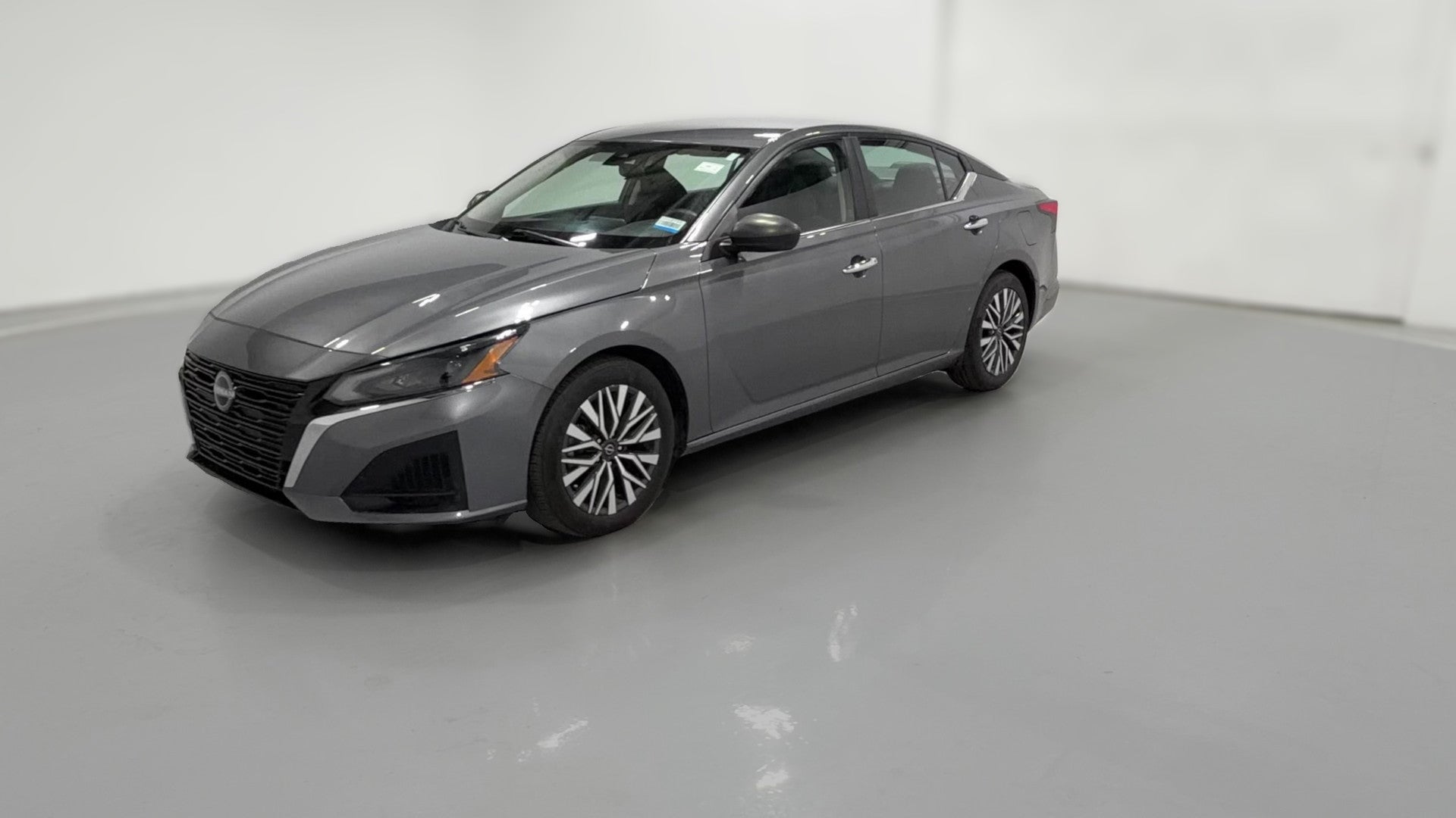 2025 Nissan Altima vehicle photo