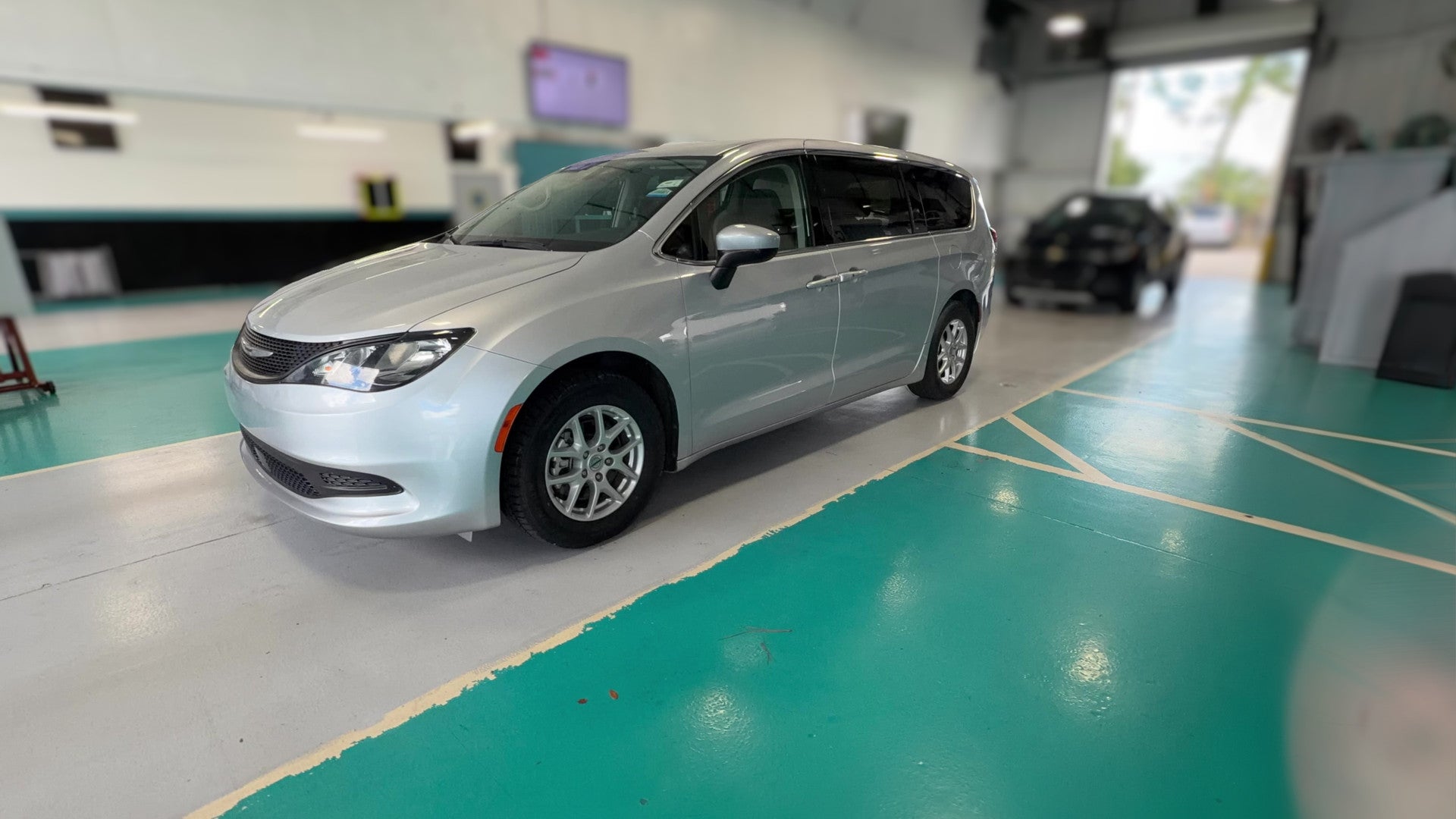 2022 Chrysler Voyager vehicle photo