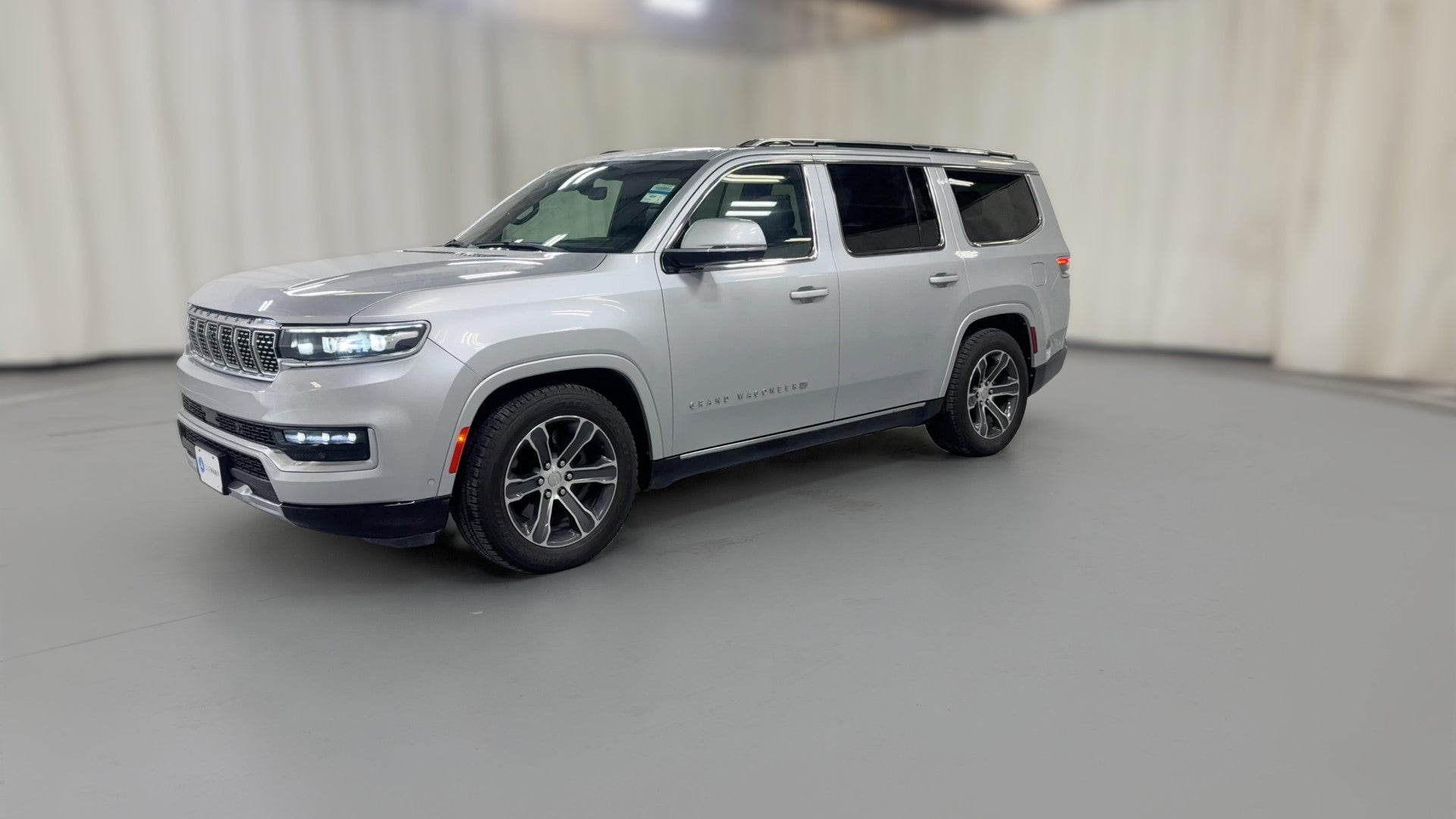 2022 Jeep Grand Wagoneer vehicle photo