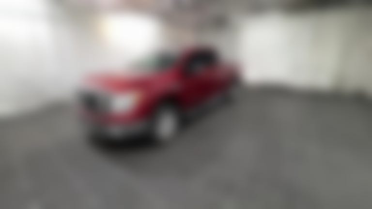 2017 Nissan TITAN XD Crew Cab vehicle photo