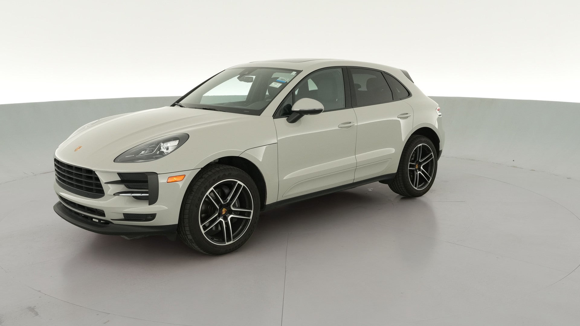 2021 Porsche Macan vehicle photo