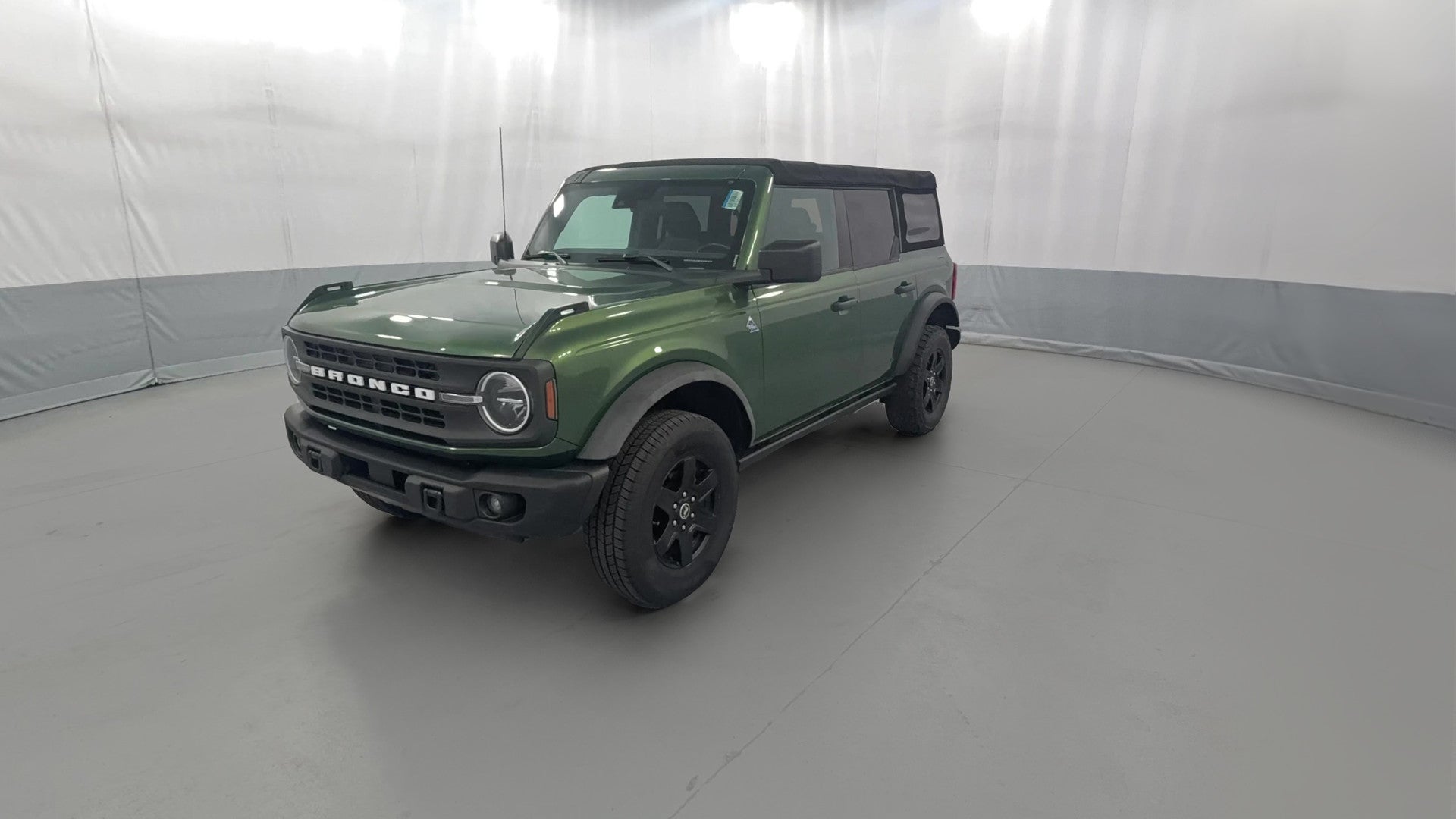 2022 Ford Bronco vehicle photo