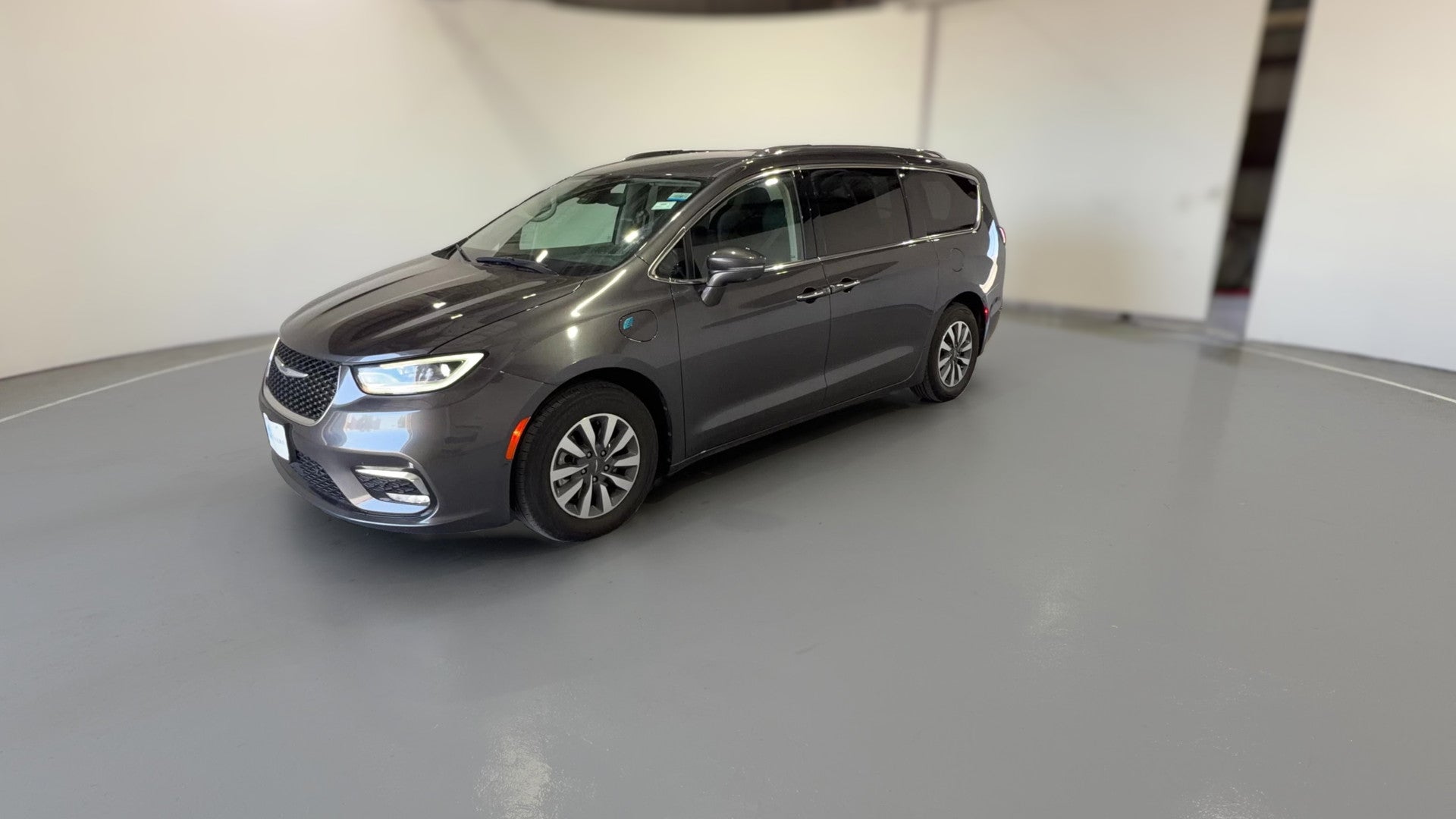 2021 Chrysler Pacifica Hybrid vehicle photo