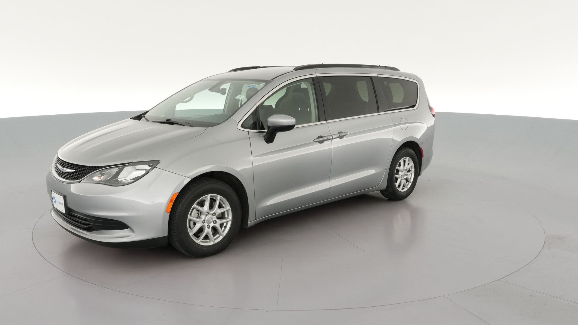 2020 Chrysler Voyager vehicle photo