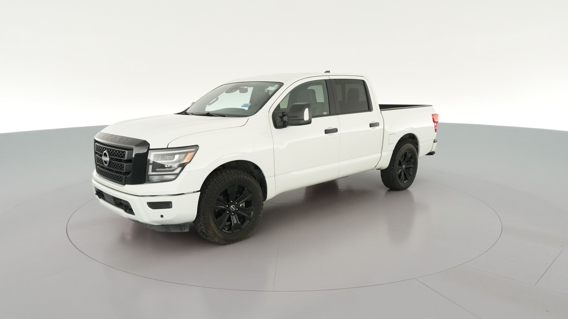 2023 Nissan Titan Crew Cab vehicle photo