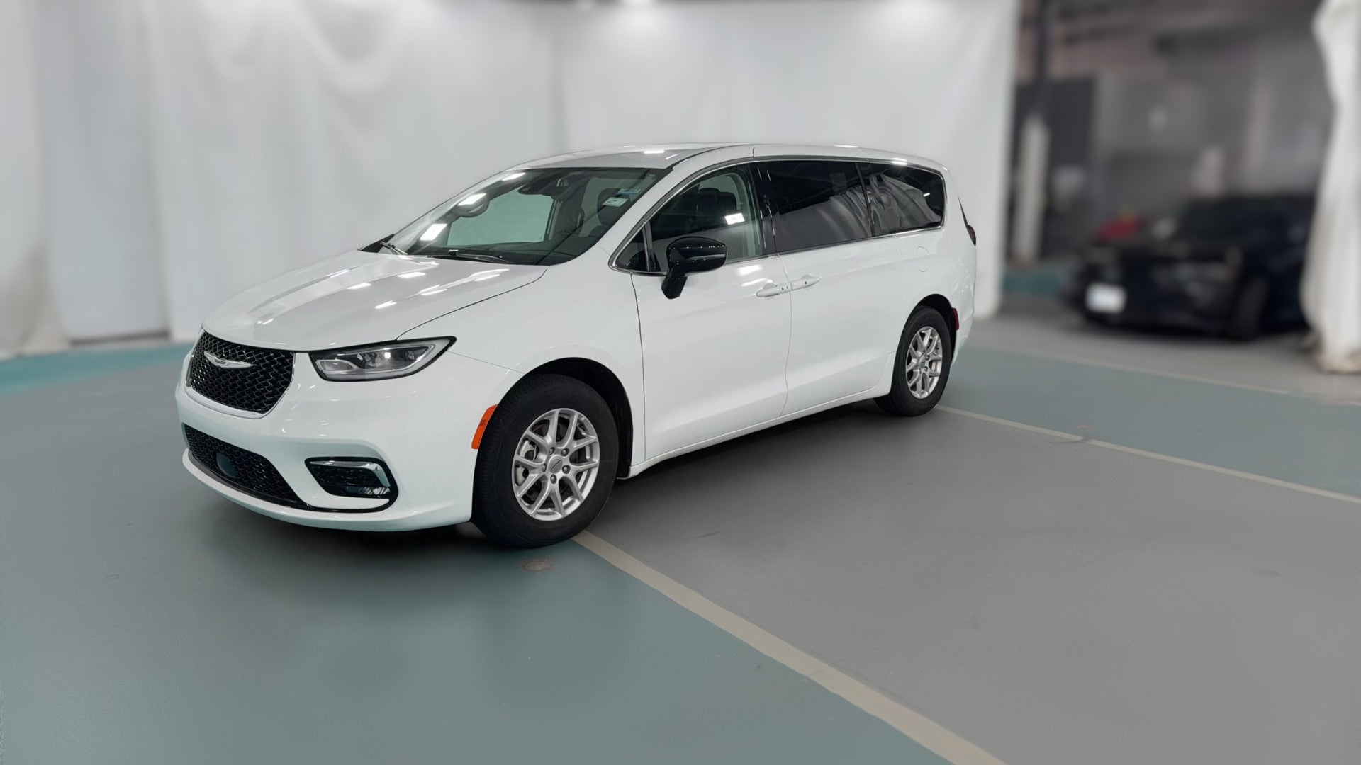 2024 Chrysler Pacifica vehicle photo
