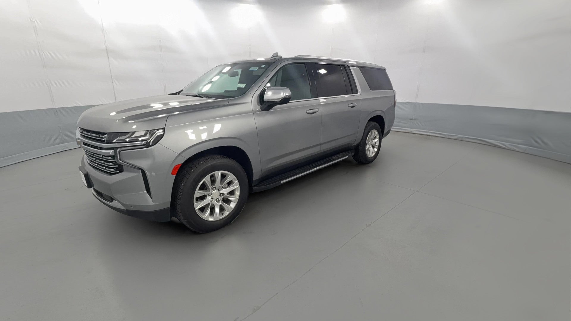 2023 Chevrolet Suburban vehicle photo
