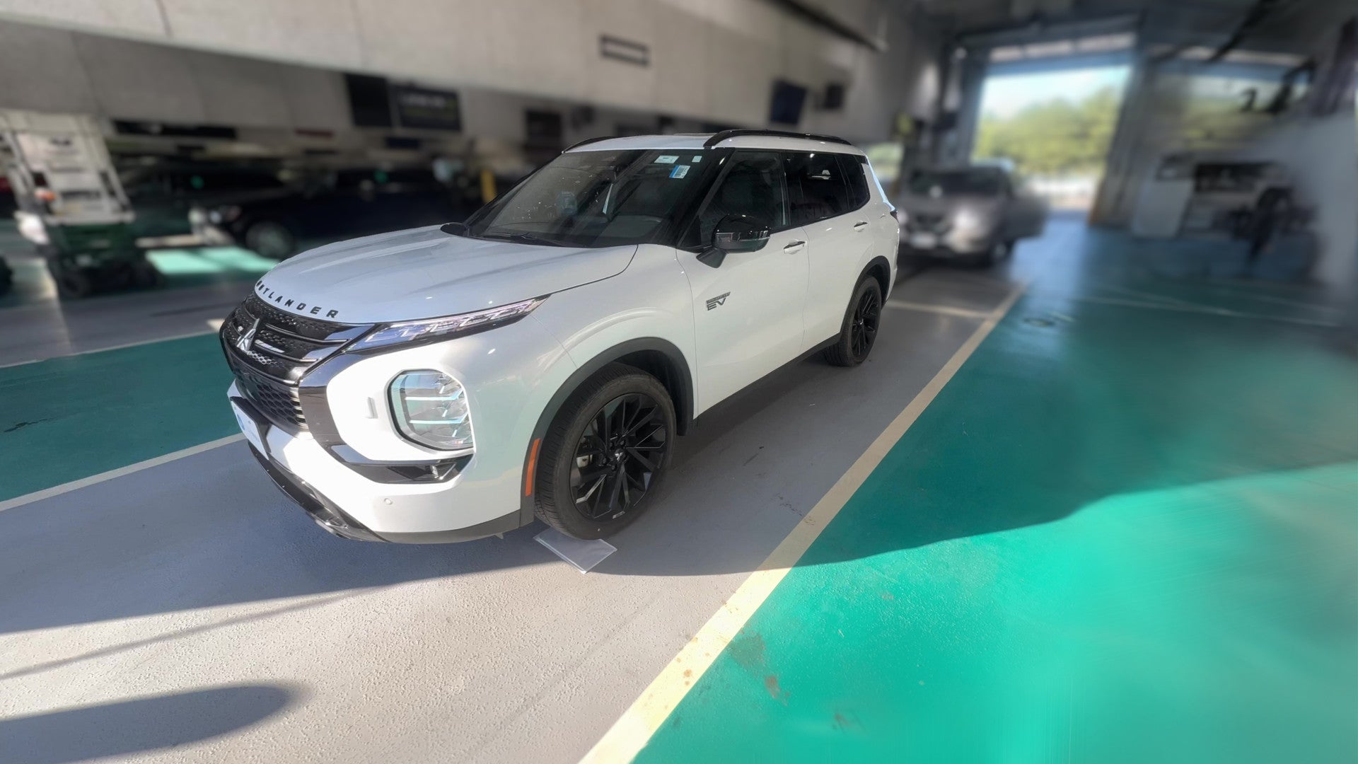 2025 Mitsubishi Outlander PHEV vehicle photo