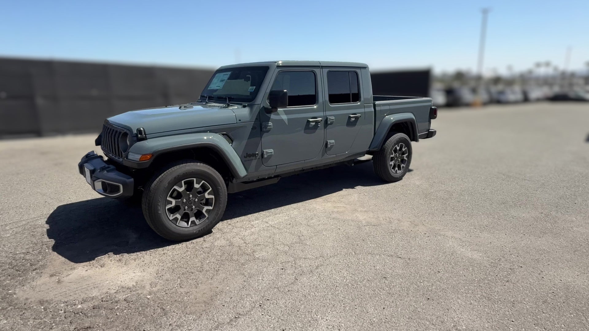 2026 Jeep Gladiator vehicle photo