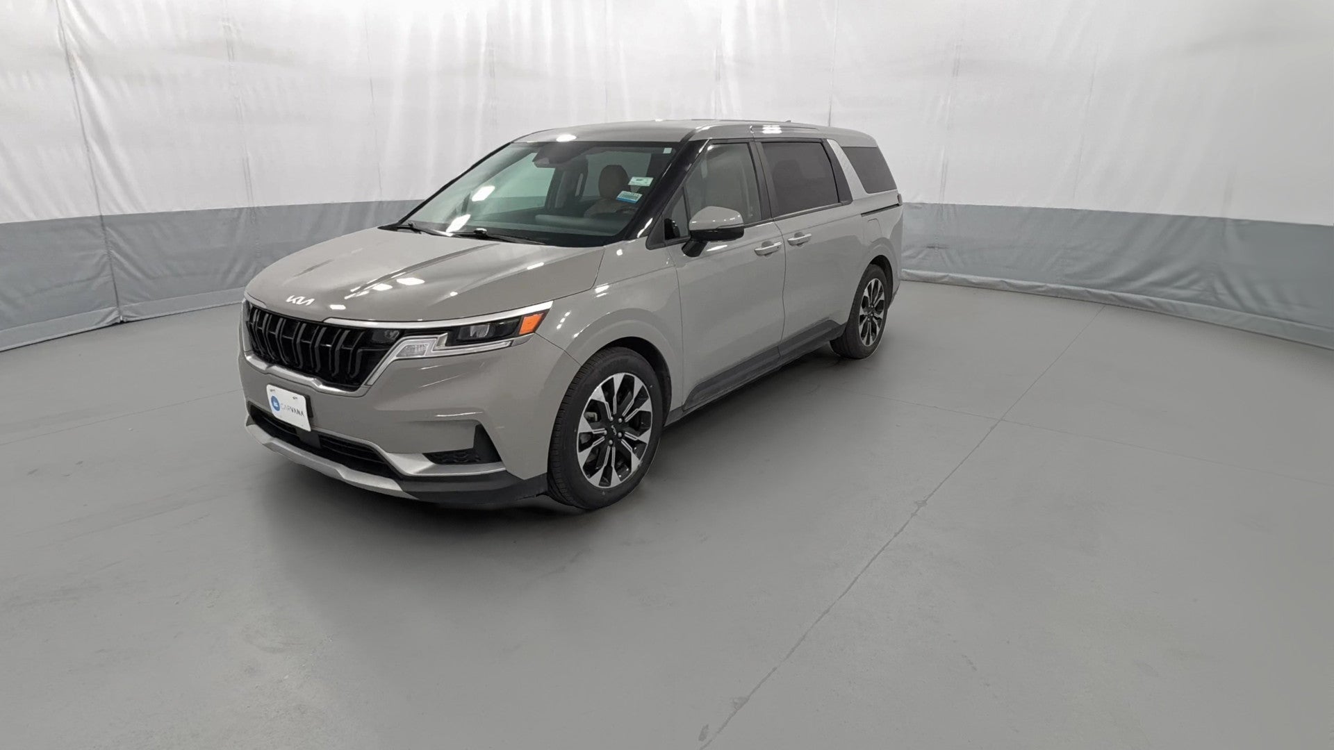 2024 Kia Carnival vehicle photo