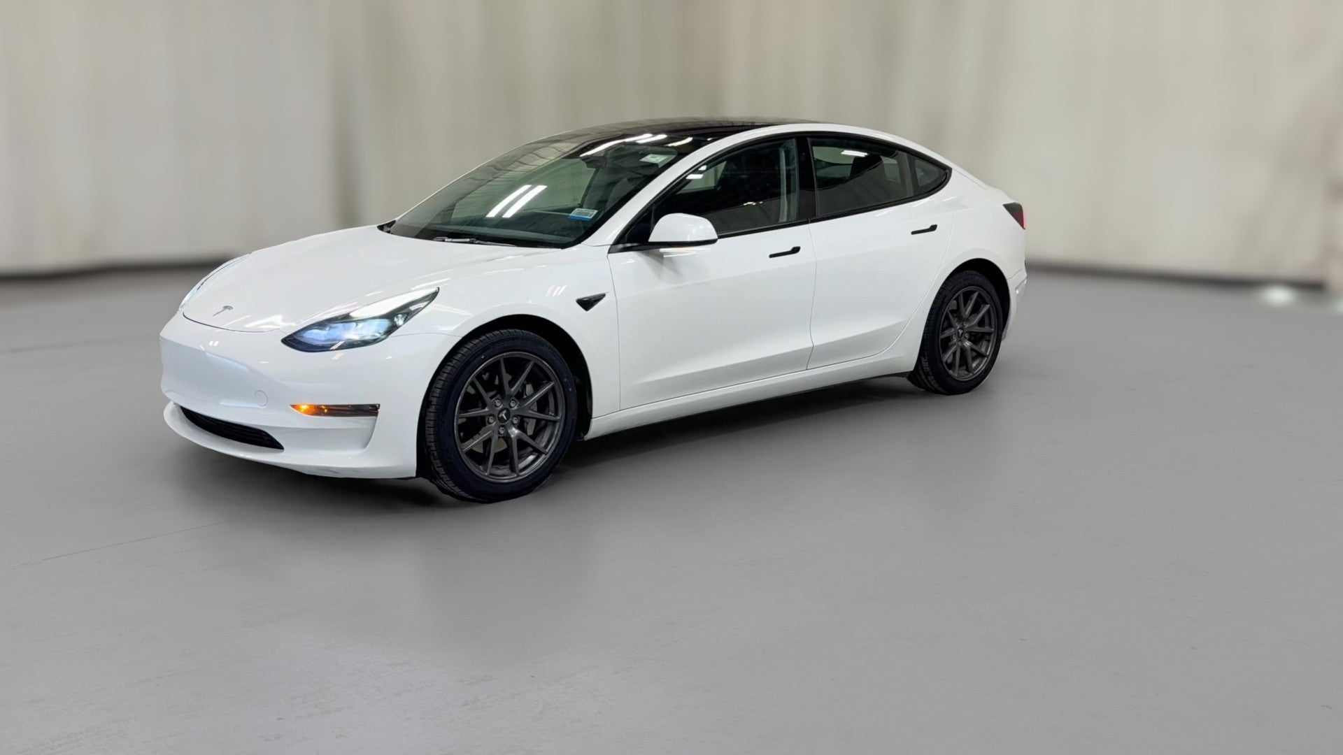 2023 Tesla Model 3 vehicle photo