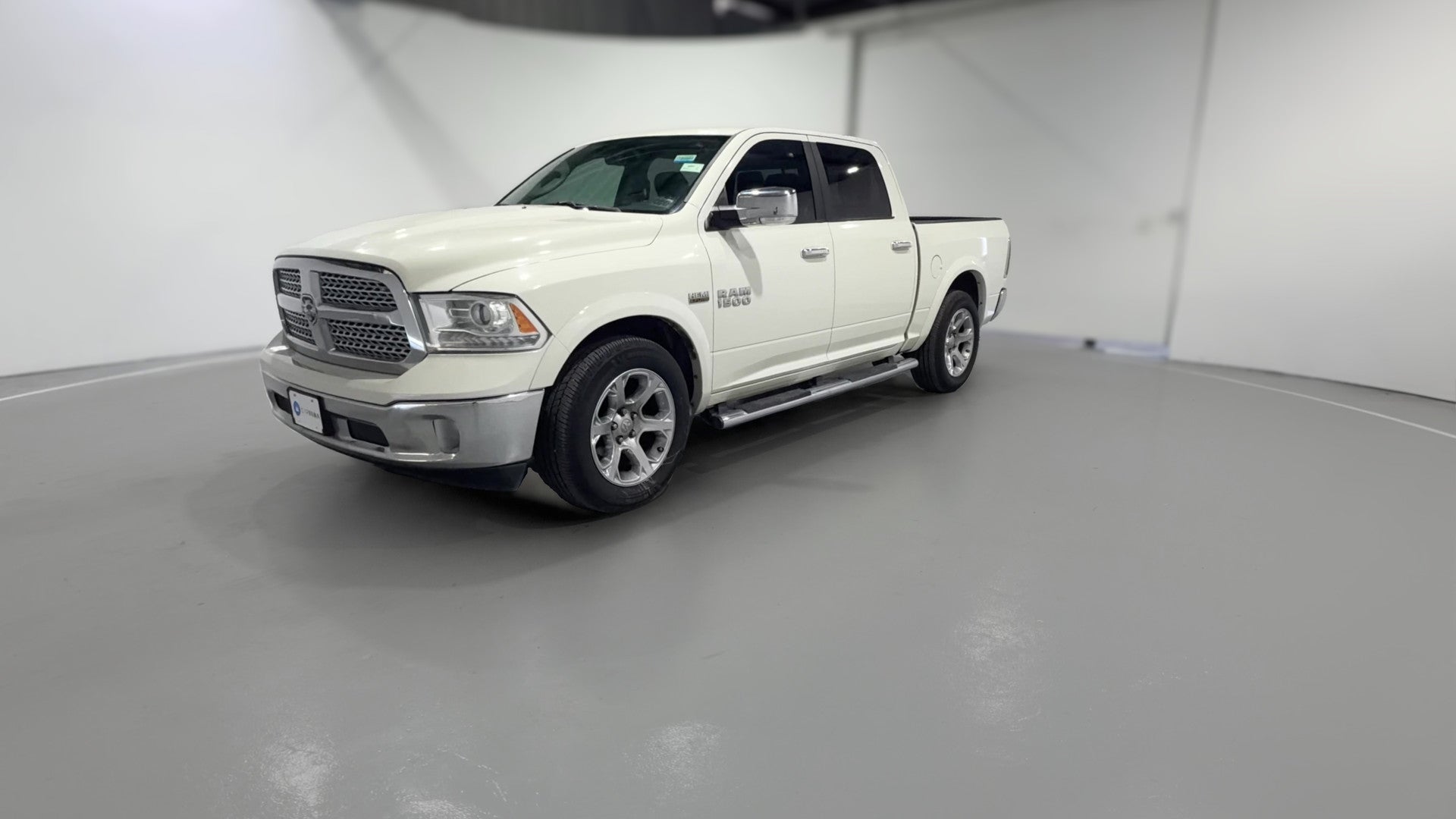 2016 Ram 1500 Crew Cab vehicle photo
