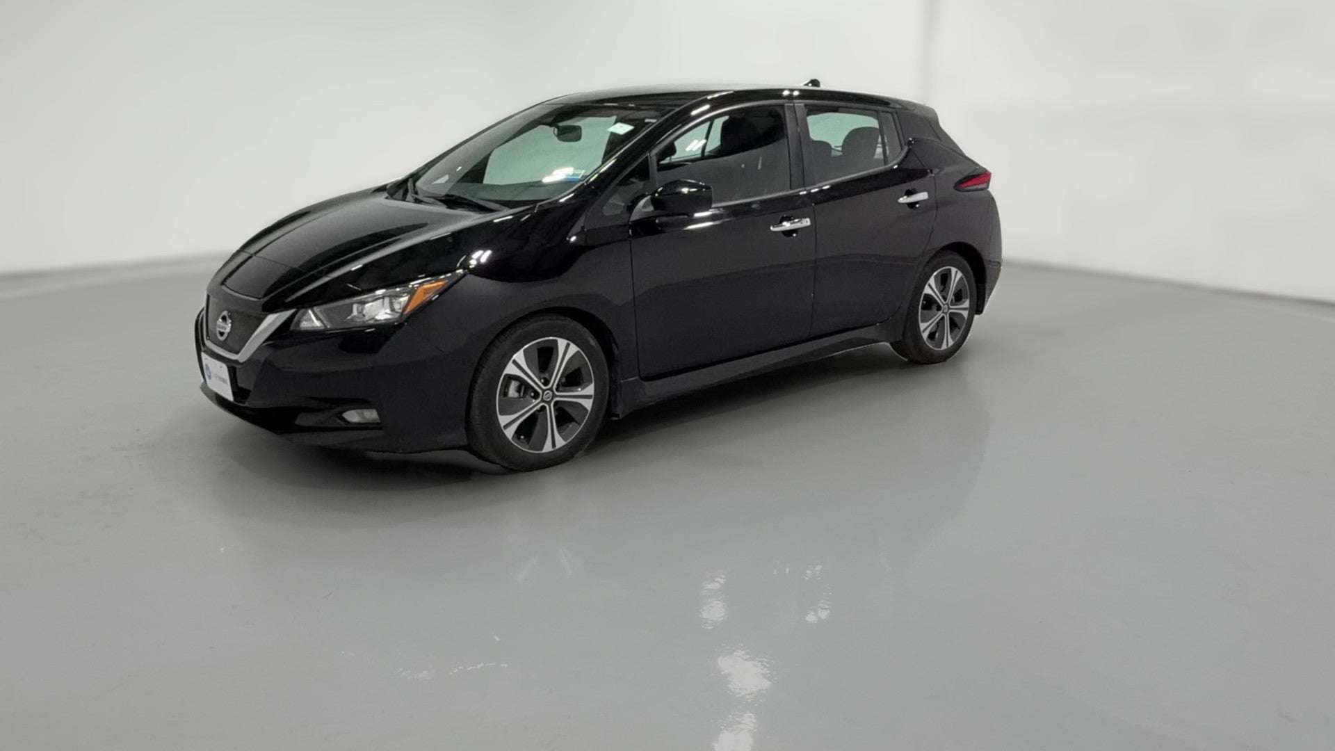 2020 Nissan LEAF vehicle photo