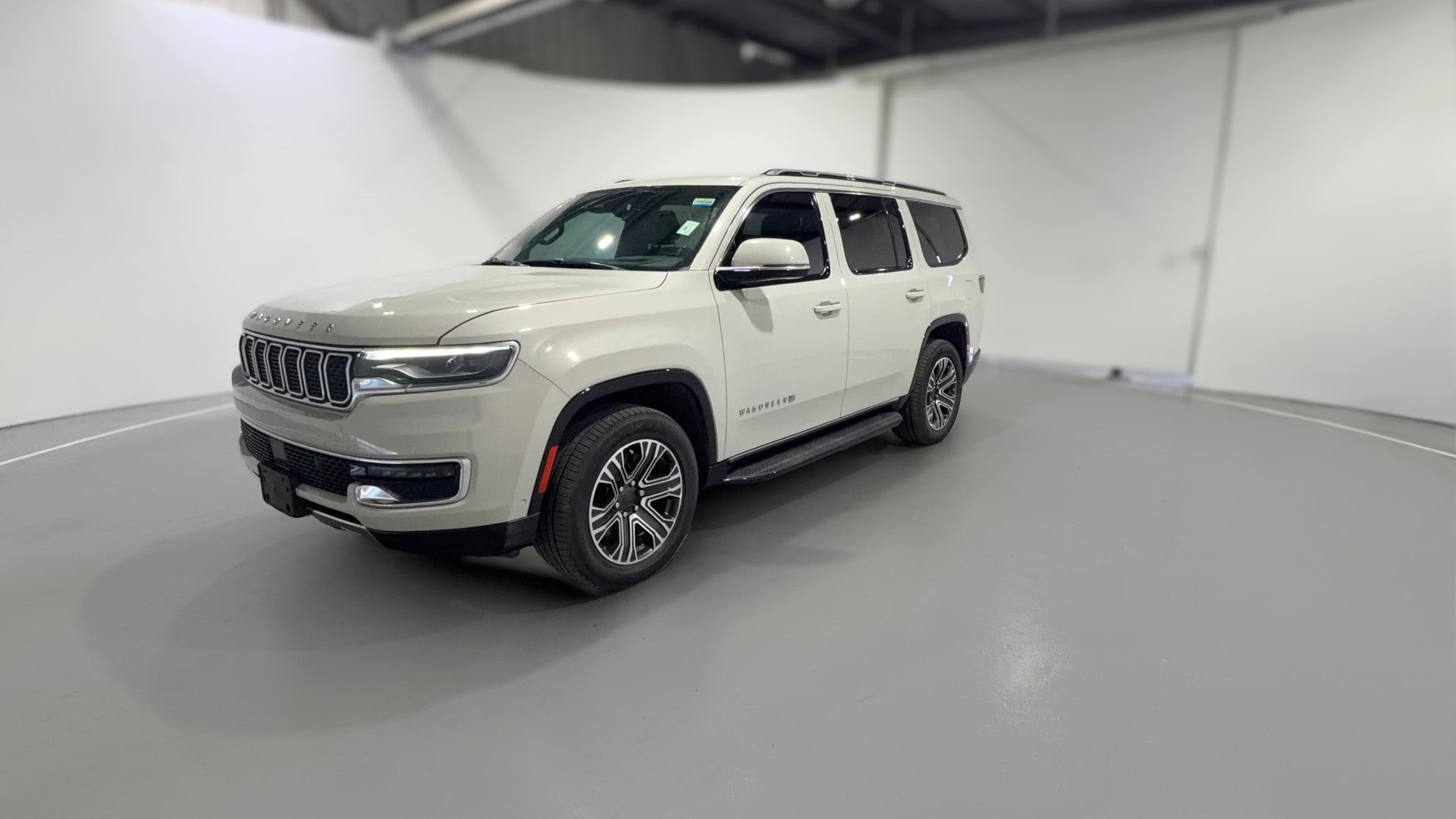 2022 Jeep Wagoneer vehicle photo
