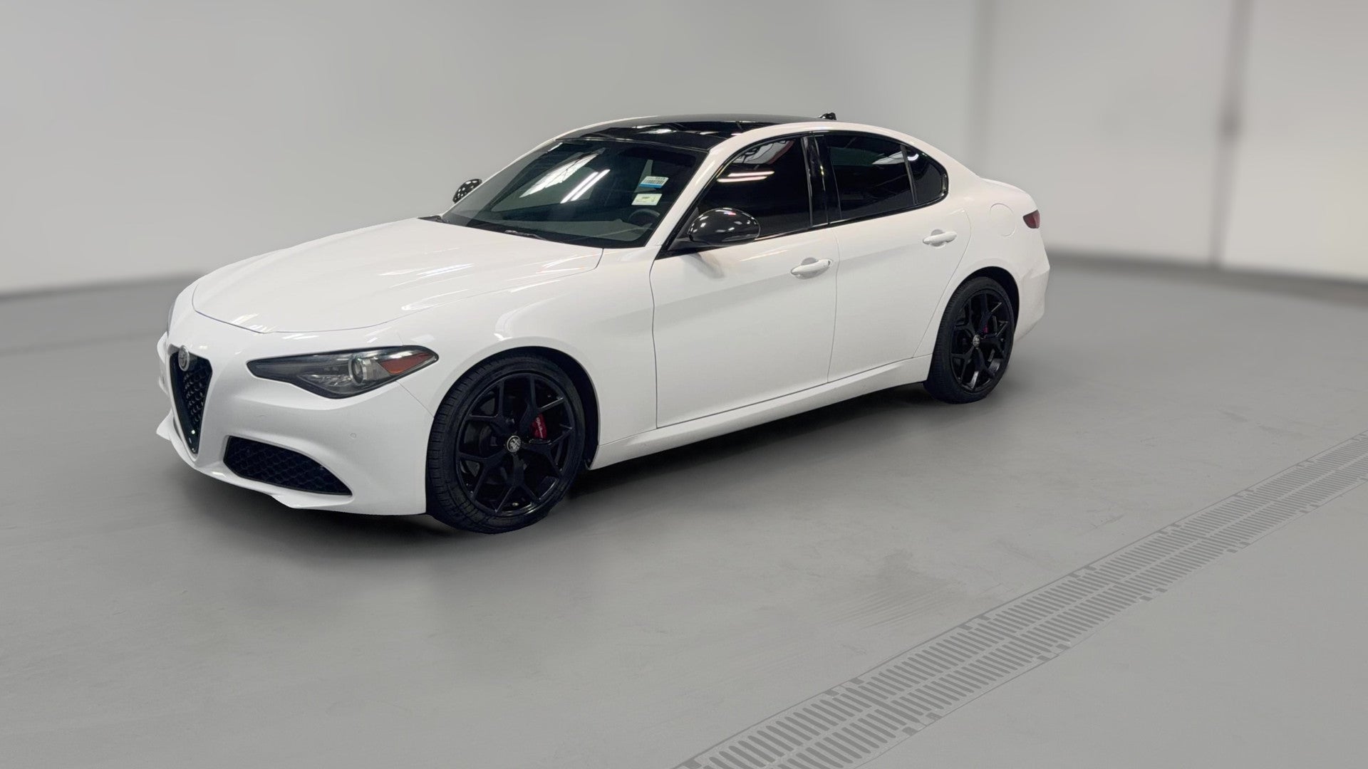 2020 Alfa Romeo Giulia vehicle photo