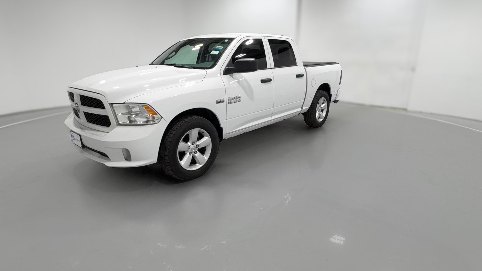 2016 Ram 1500 Crew Cab vehicle photo