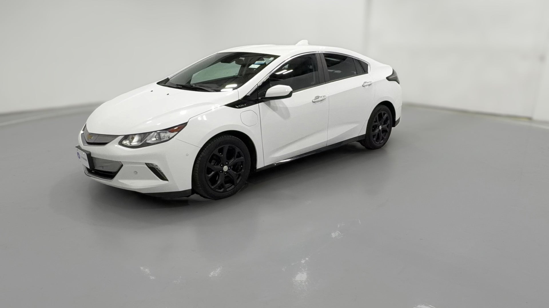2017 Chevrolet Volt vehicle photo