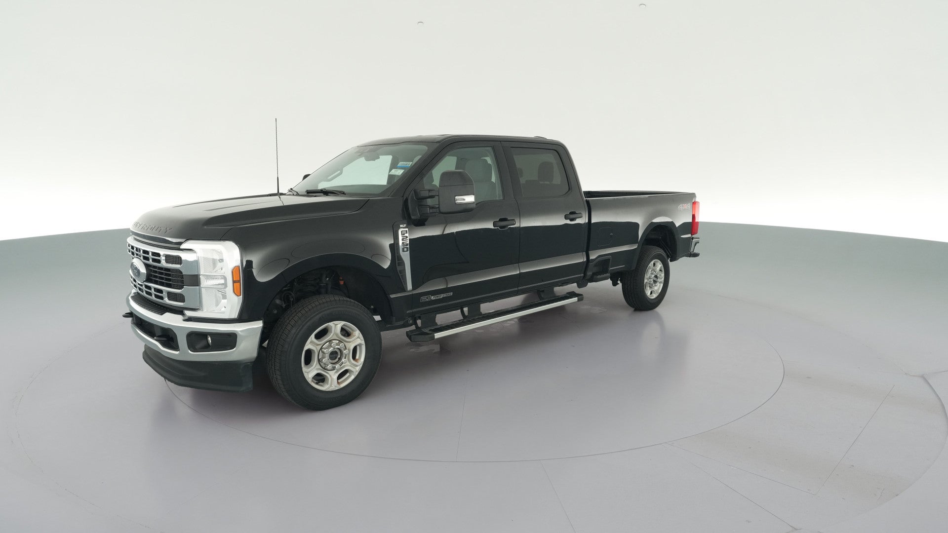 2025 Ford F250 Super Duty Crew Cab vehicle photo